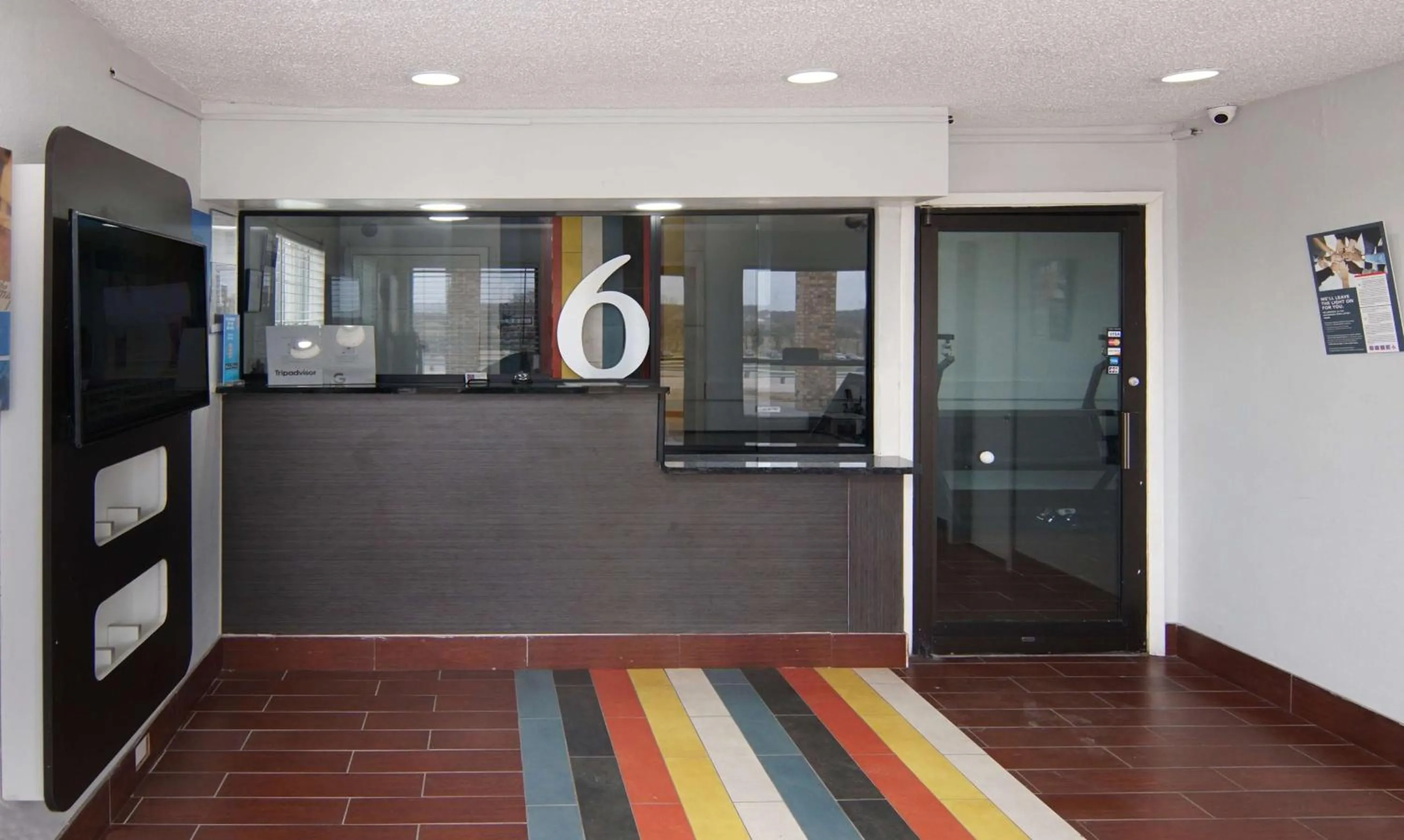 Lobby or reception in Motel 6-Red Oak, TX - Dallas