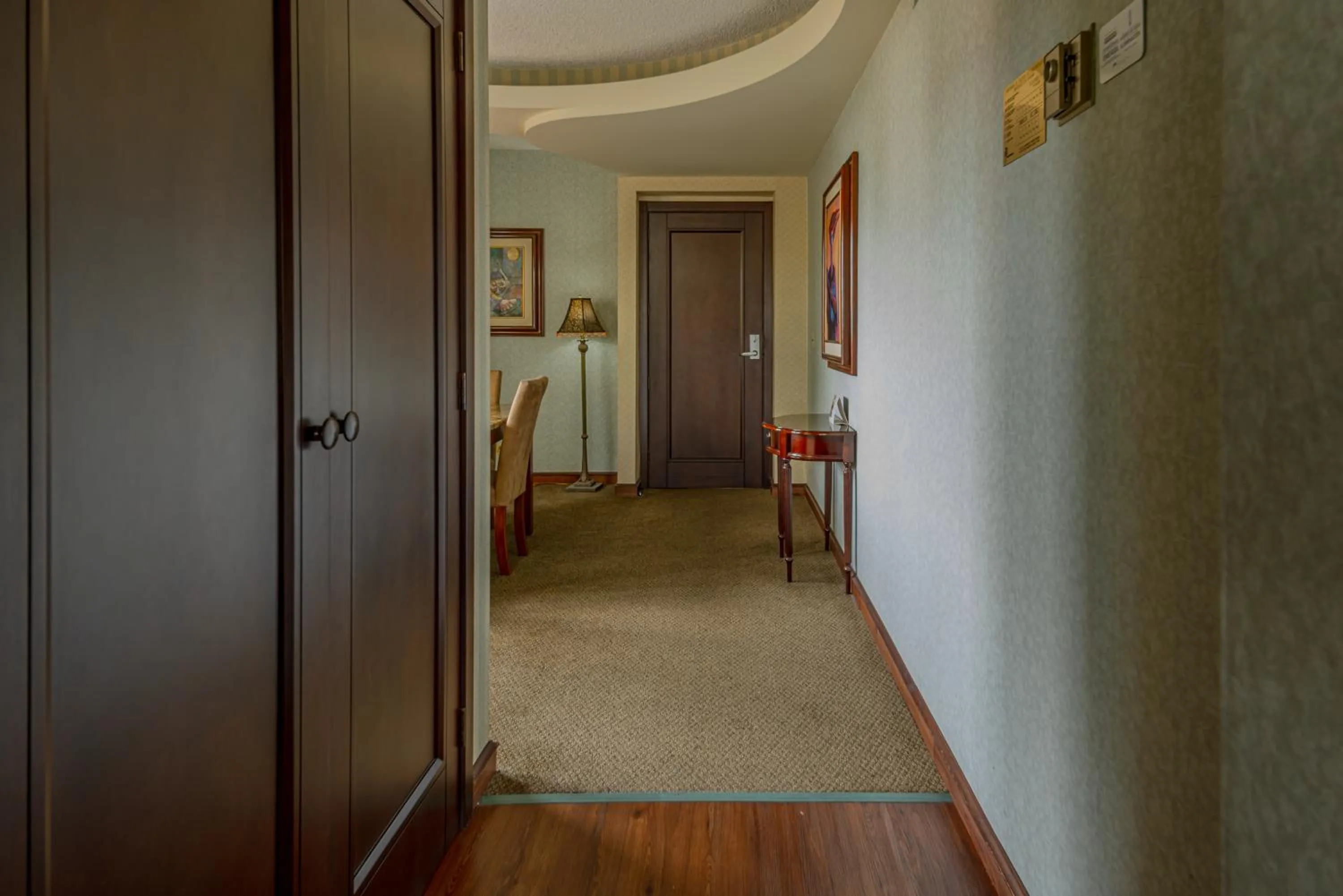 wardrobe in Hotel Plaza San Martin