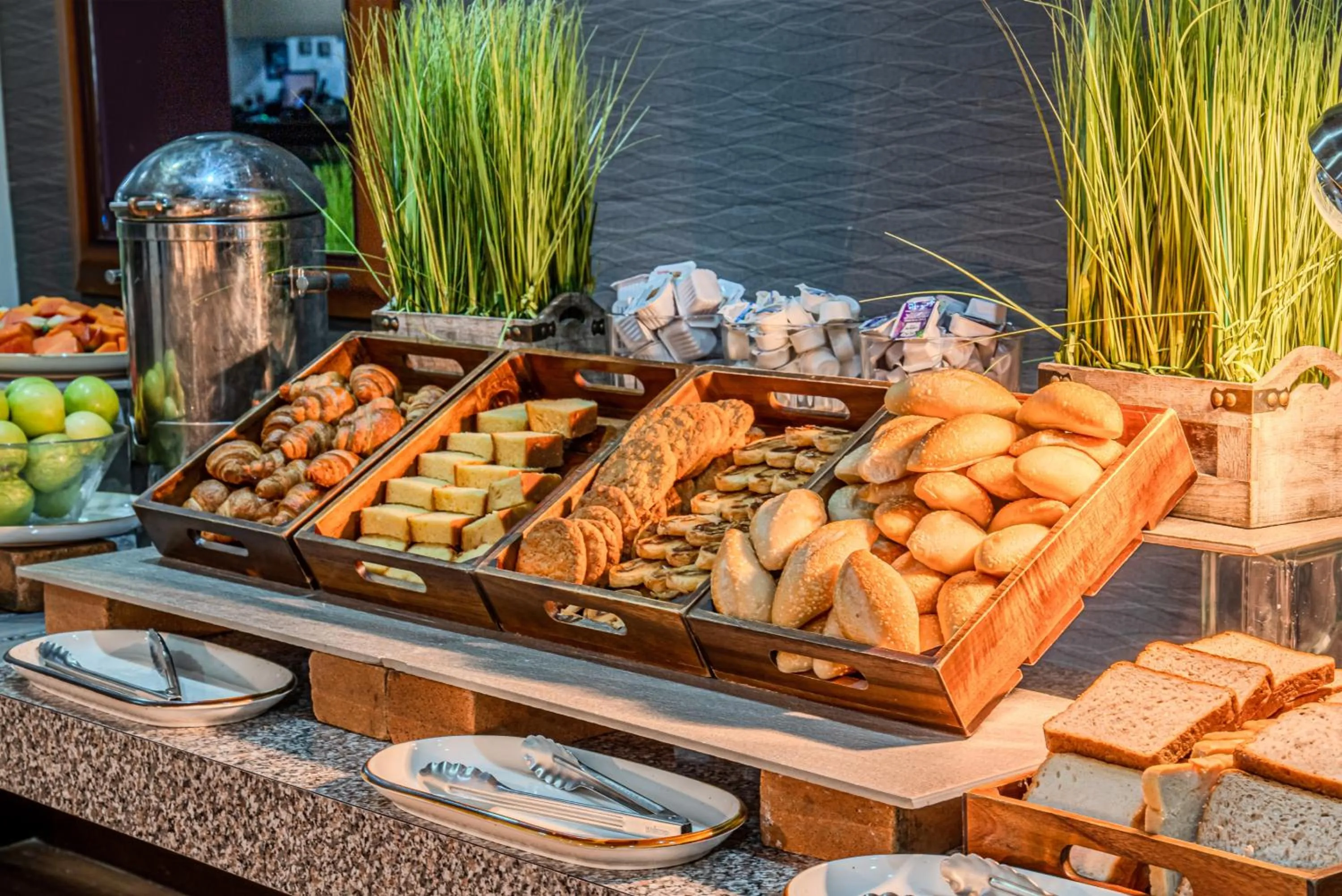 Buffet breakfast in Hotel Plaza San Martin