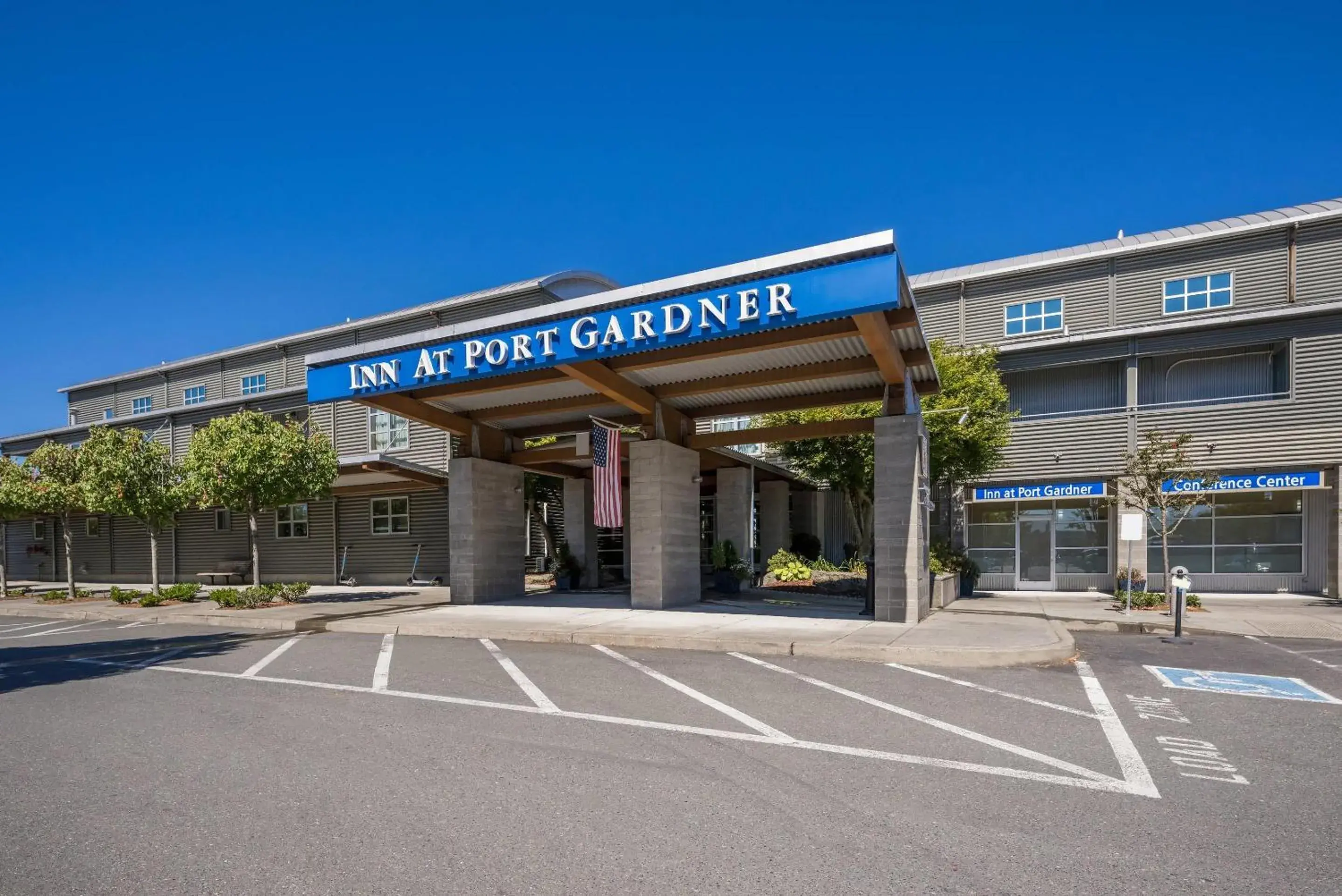 Property building in Inn at Port Gardner-Everett Waterfront, Ascend Hotel Collection Property building in Inn at Port Gardner-Everett Waterfront, Ascend Hotel Collection
