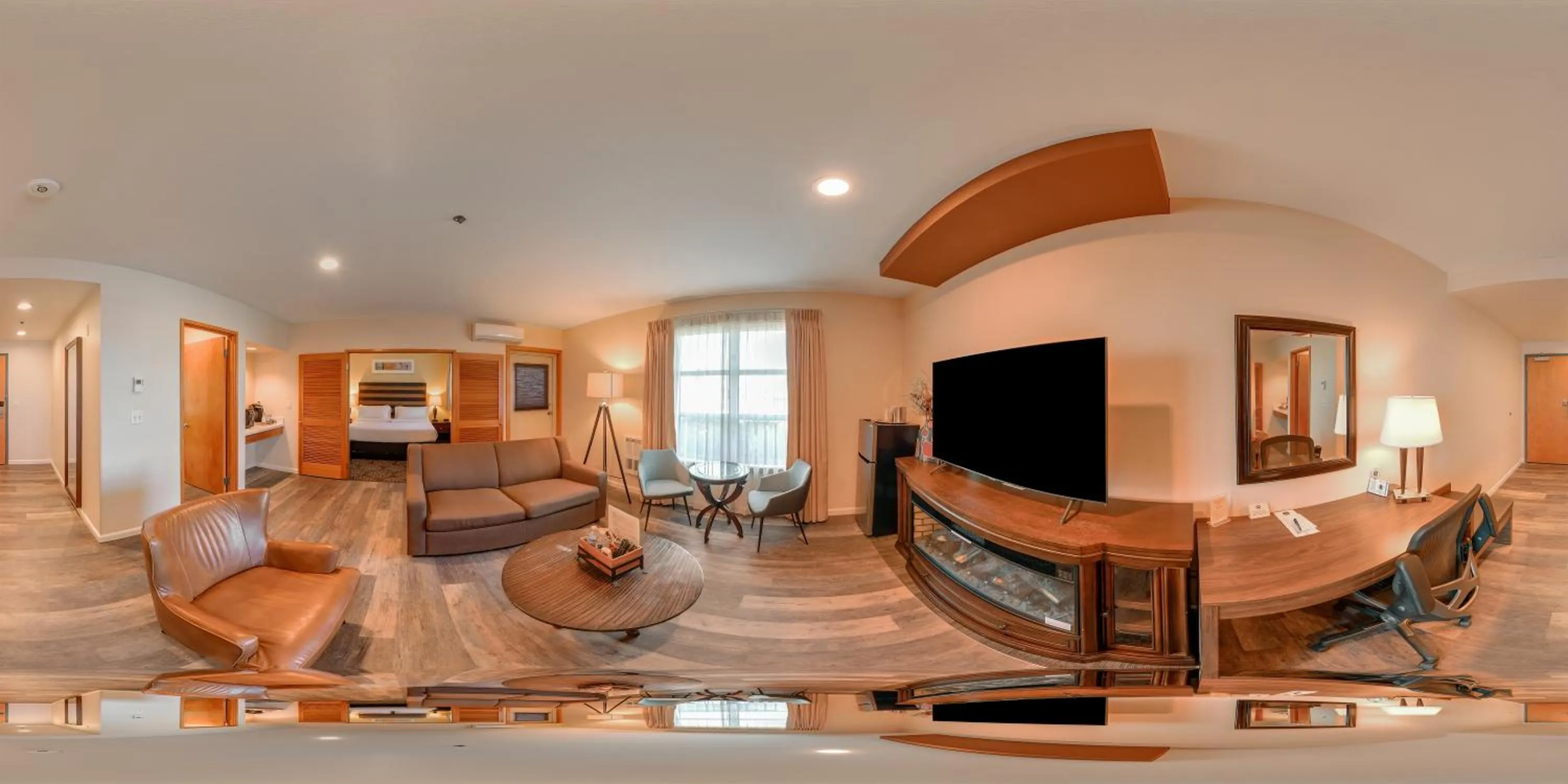 Photo of the whole room in Inn at Port Gardner-Everett Waterfront, Ascend Hotel Collection