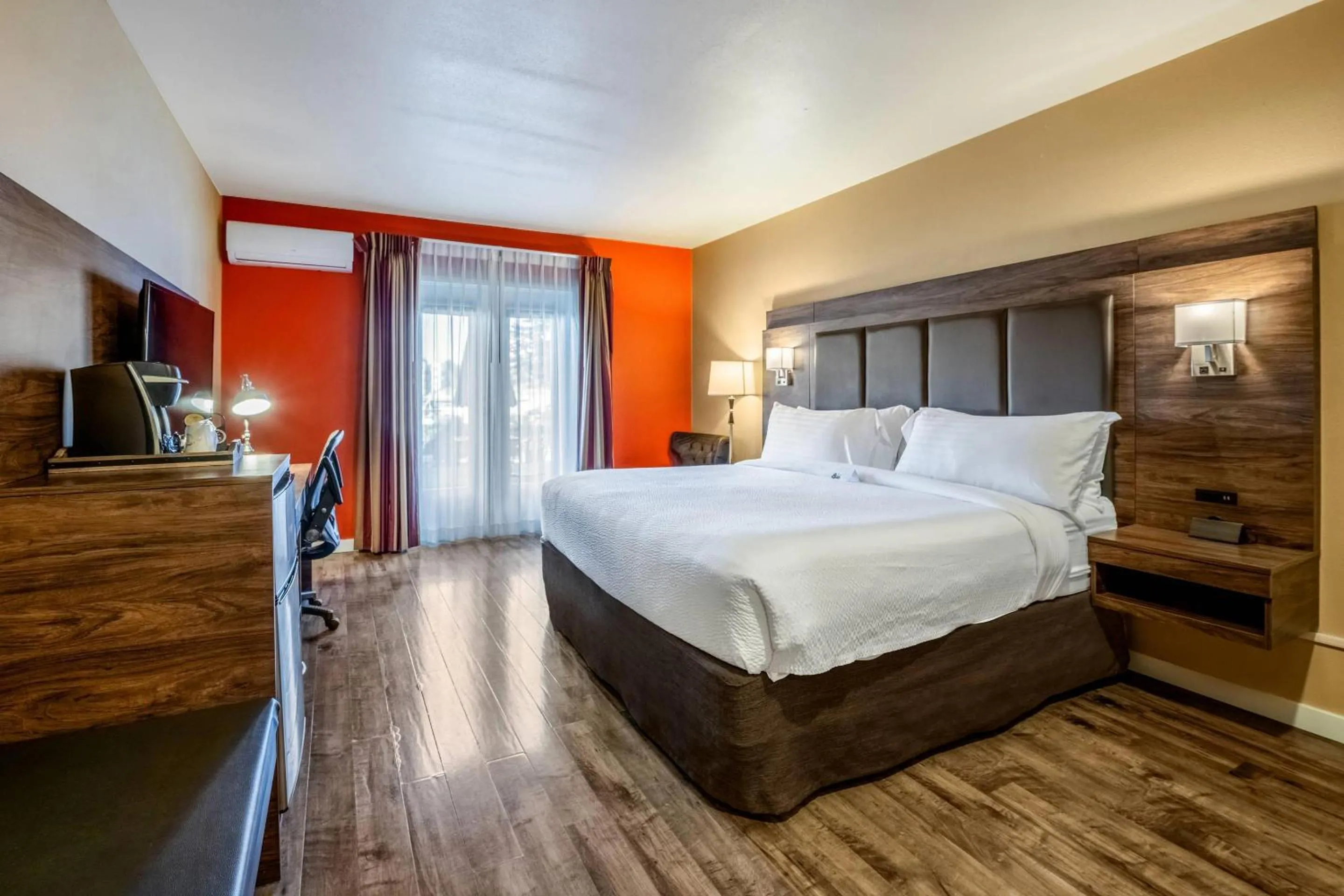 Bedroom, Bed in Inn at Port Gardner-Everett Waterfront, Ascend Hotel Collection