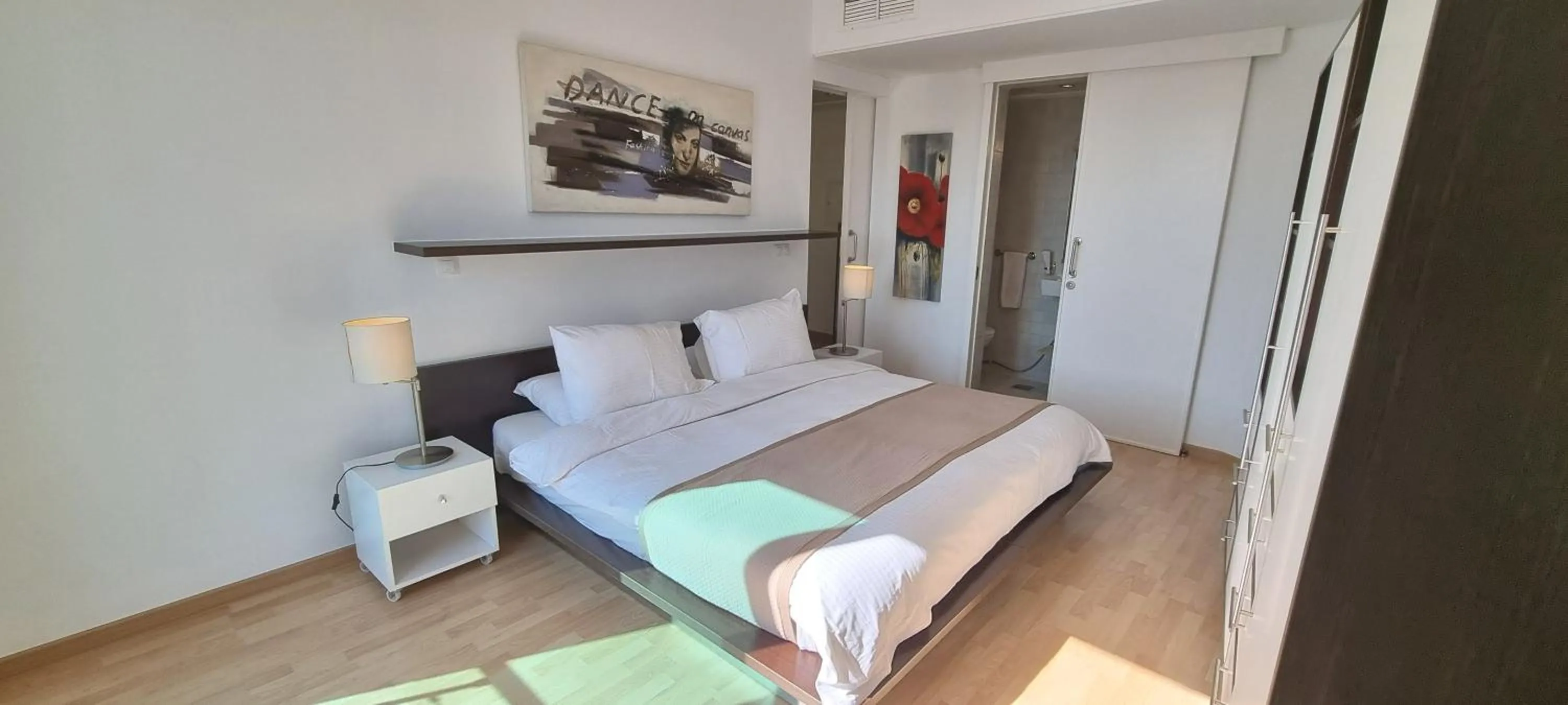 Bedroom, Bed in Sky Suites