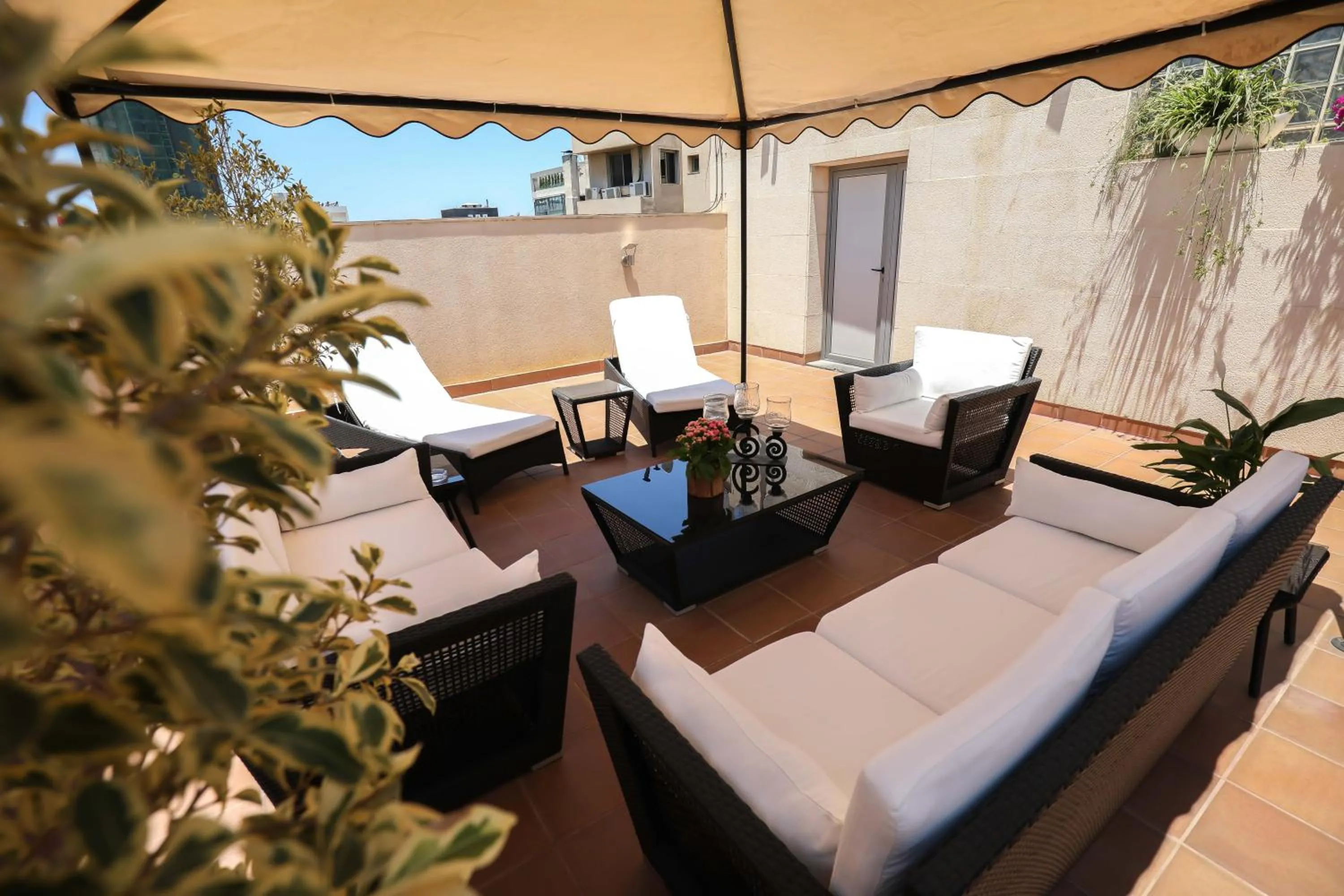 Swimming pool in Sky Suites