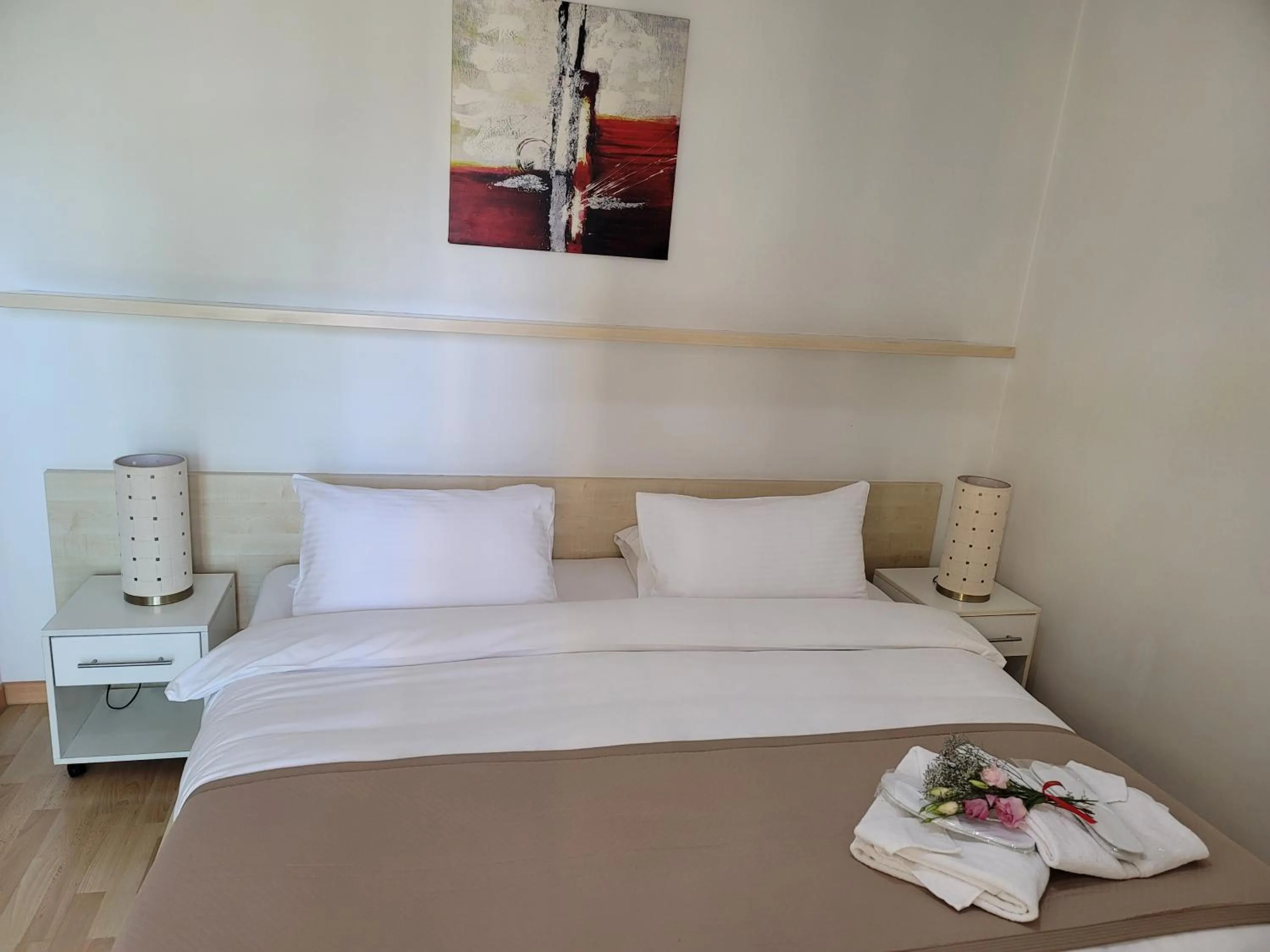 Bedroom, Bed in Sky Suites