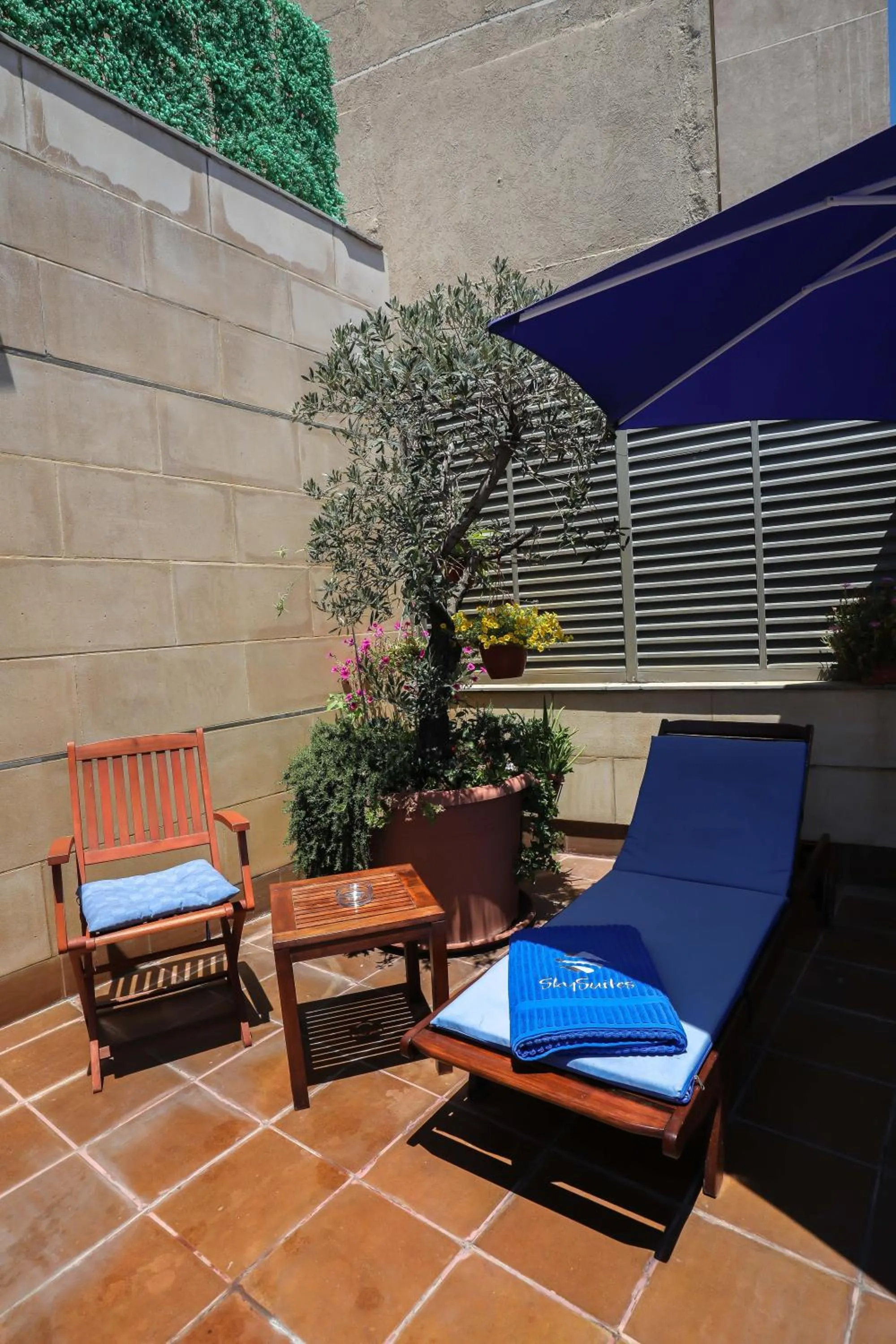 Swimming pool in Sky Suites