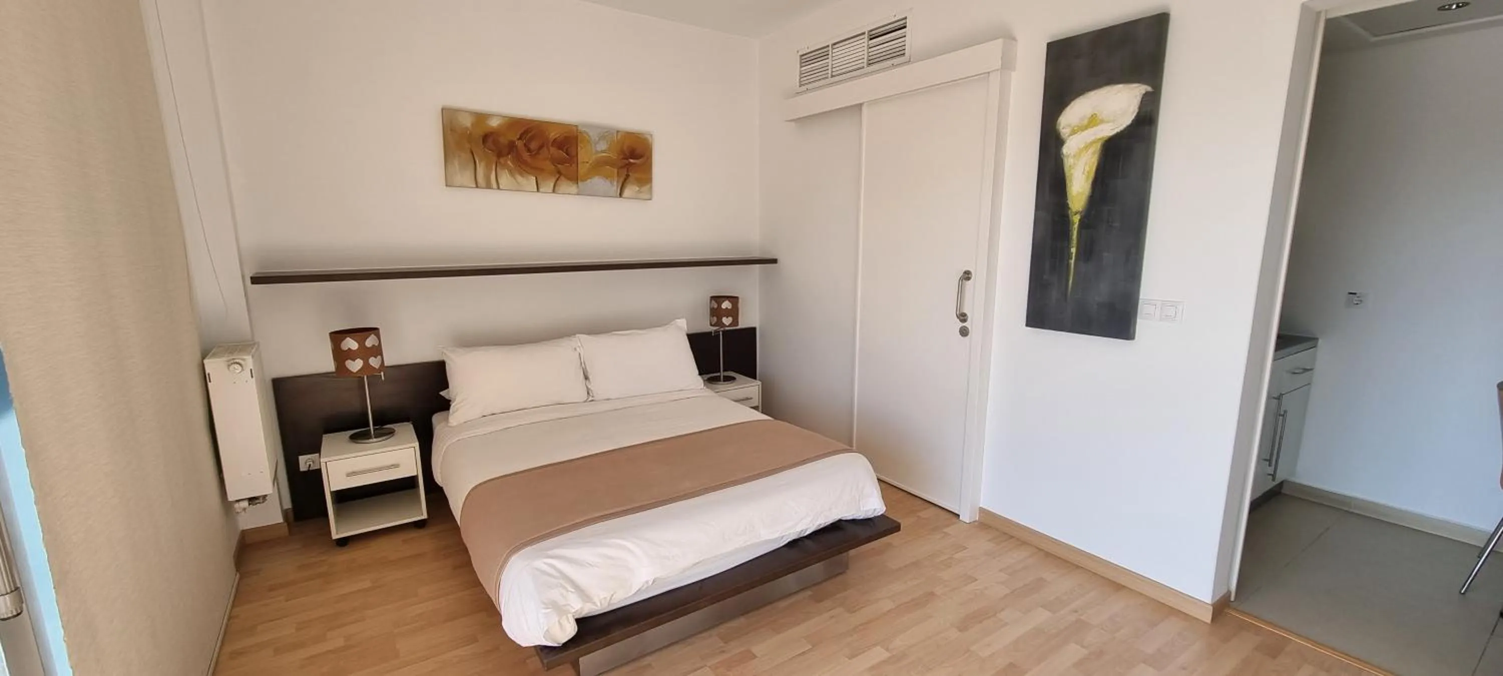 Bedroom, Bed in Sky Suites