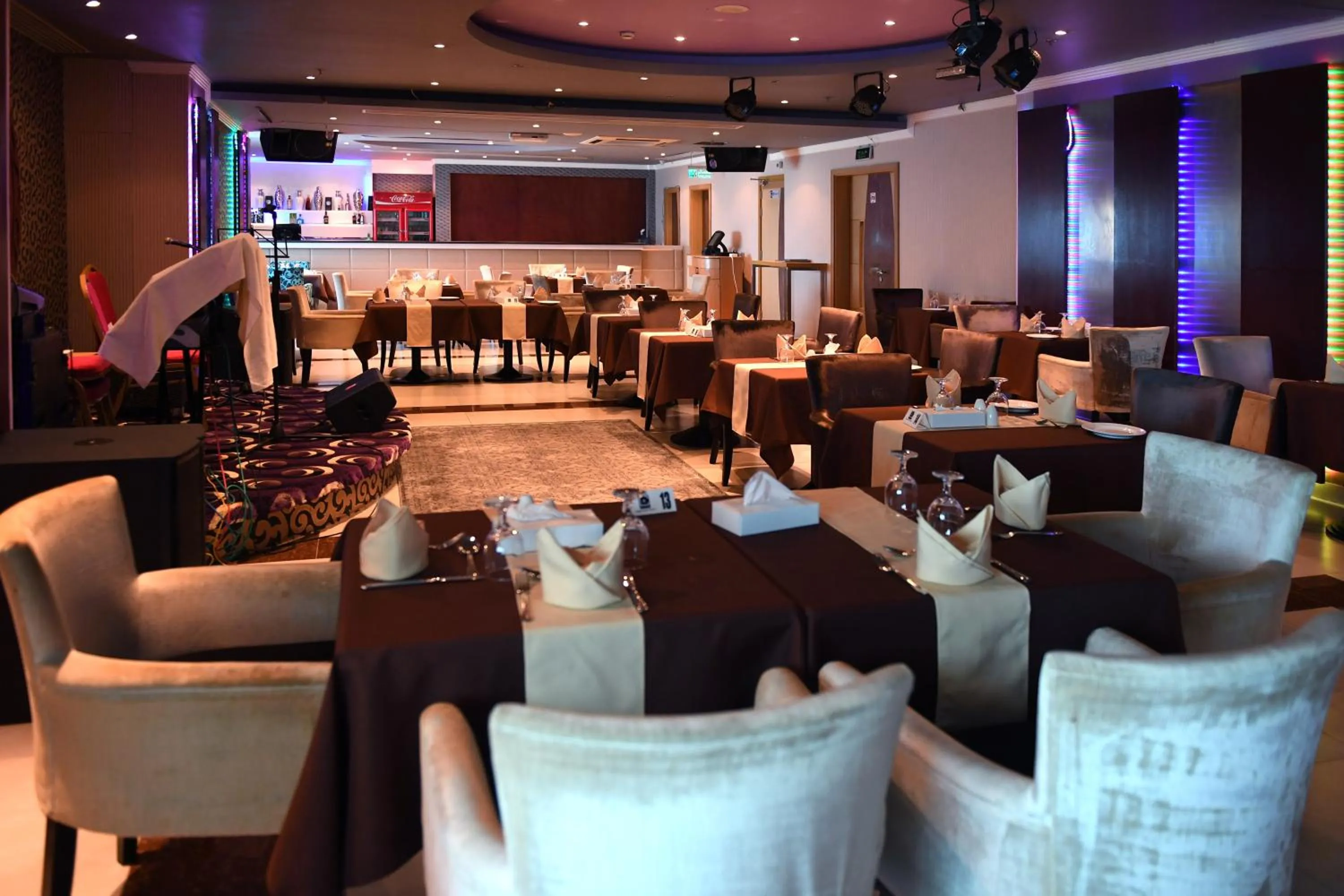 Restaurant/places to eat in Al Olaya Suites Hotel
