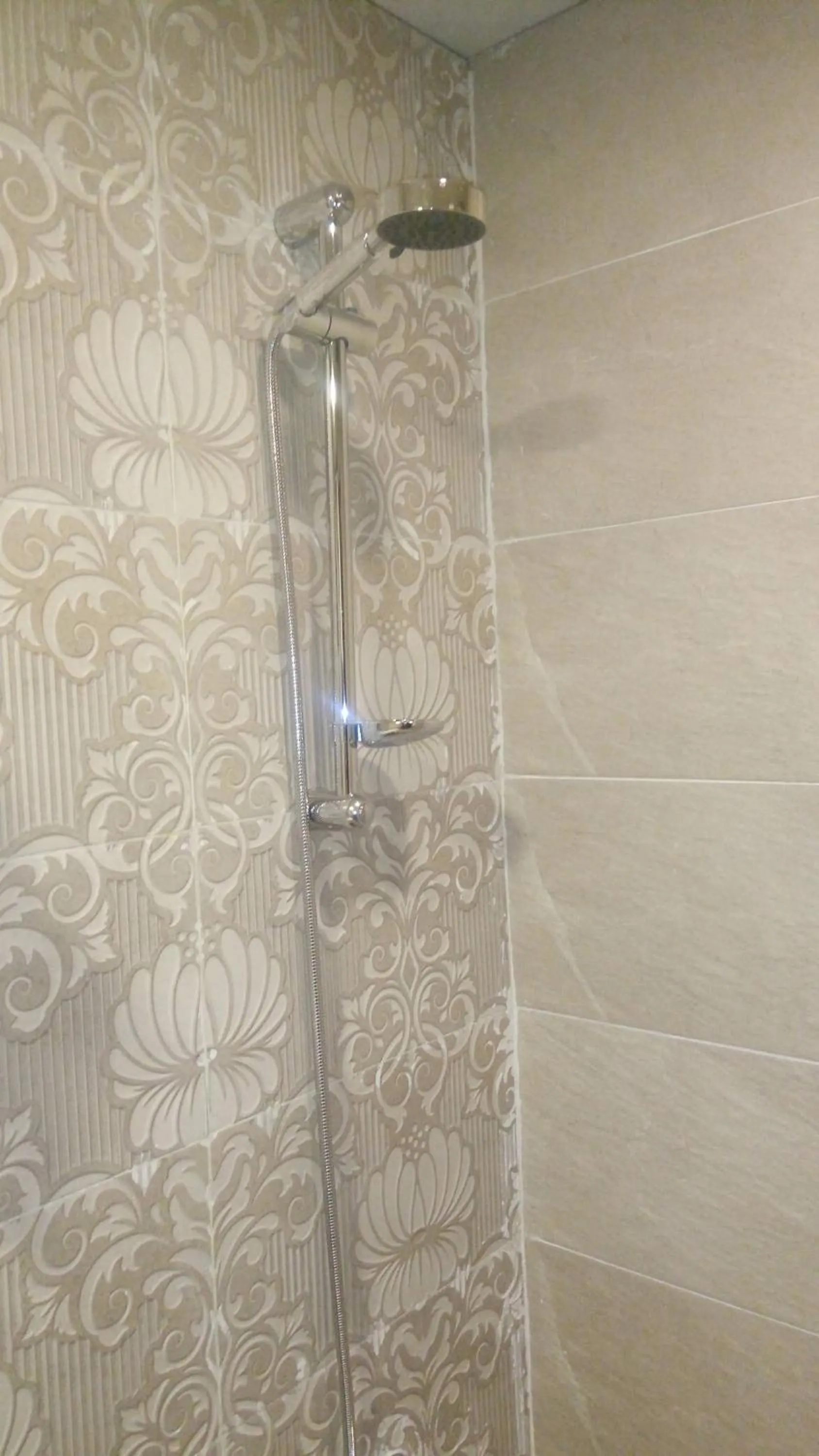 Shower in Mayorca Hotel Cairo
