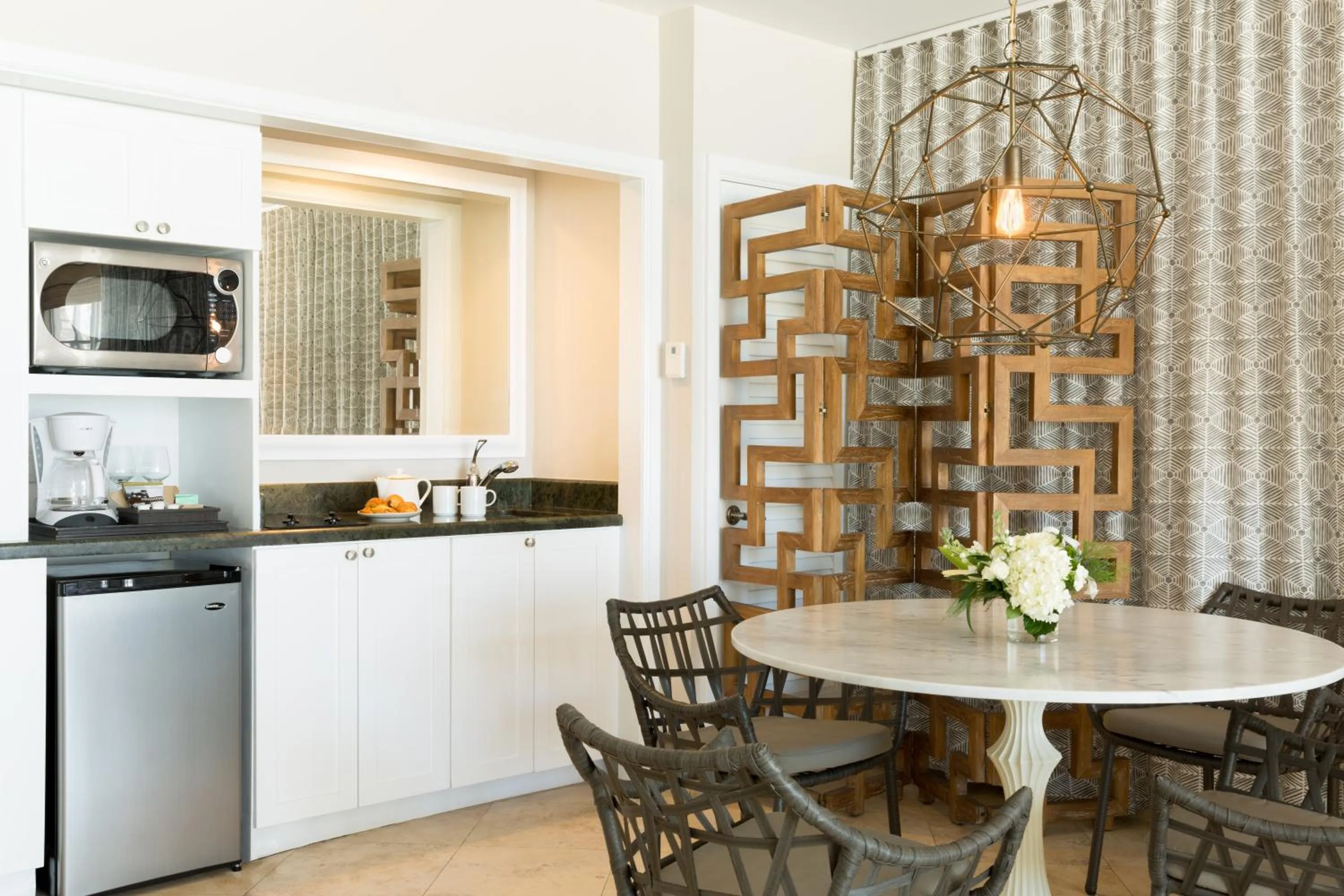 Kitchen or kitchenette in Grace Bay Club