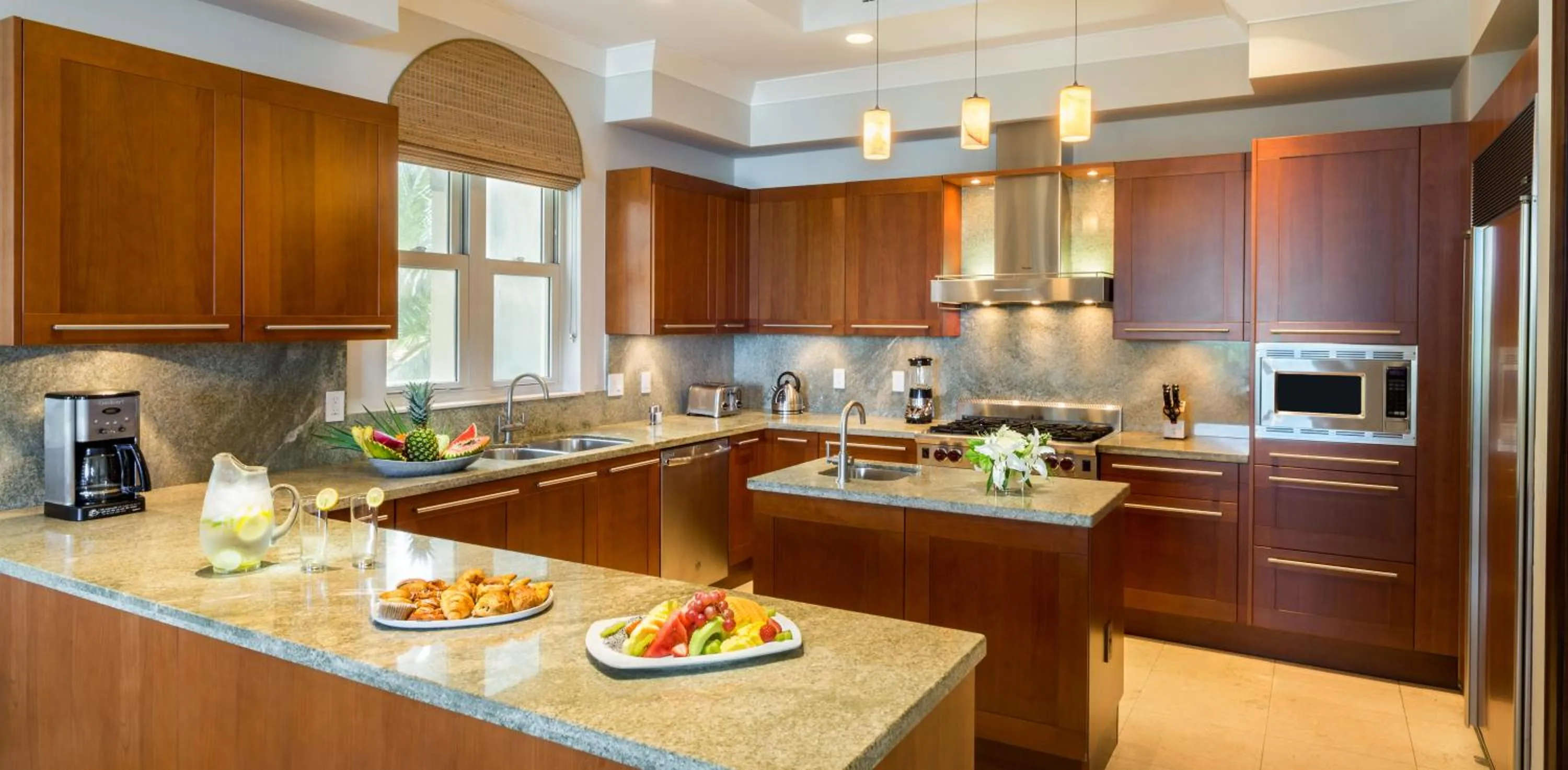 Kitchen or kitchenette in Grace Bay Club