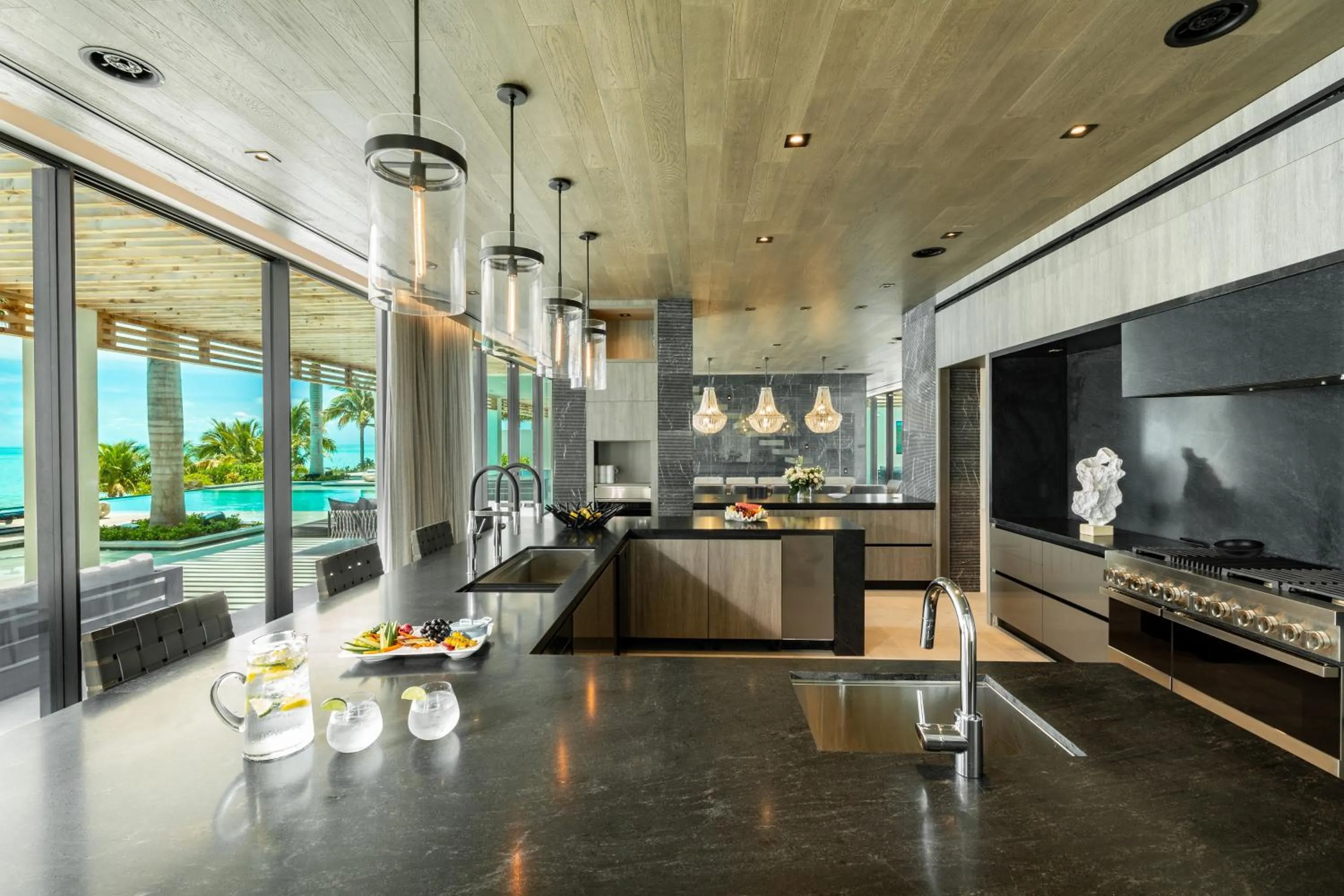 Kitchen or kitchenette in Grace Bay Club