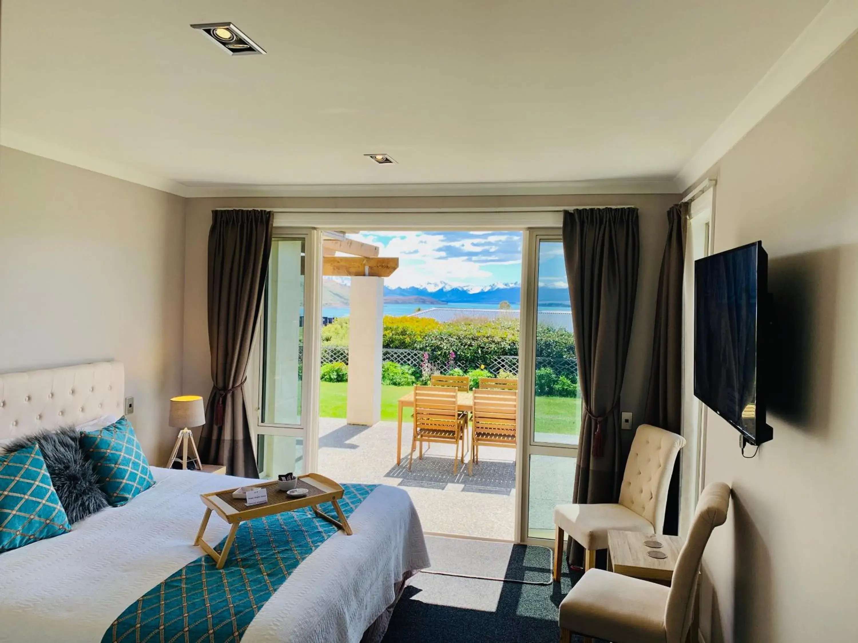 Double Room with Private External Bathroom 2 in Tekapo Heights Double Room with Private External Bathroom 2 in Tekapo Heights