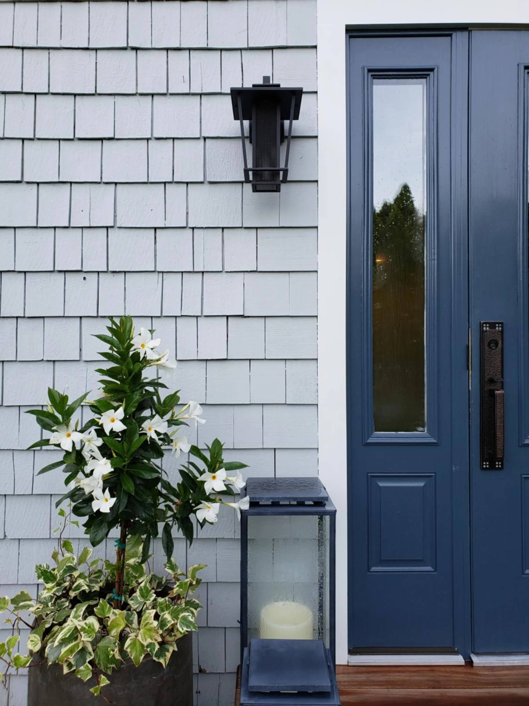 Facade/entrance in Journey East Hampton