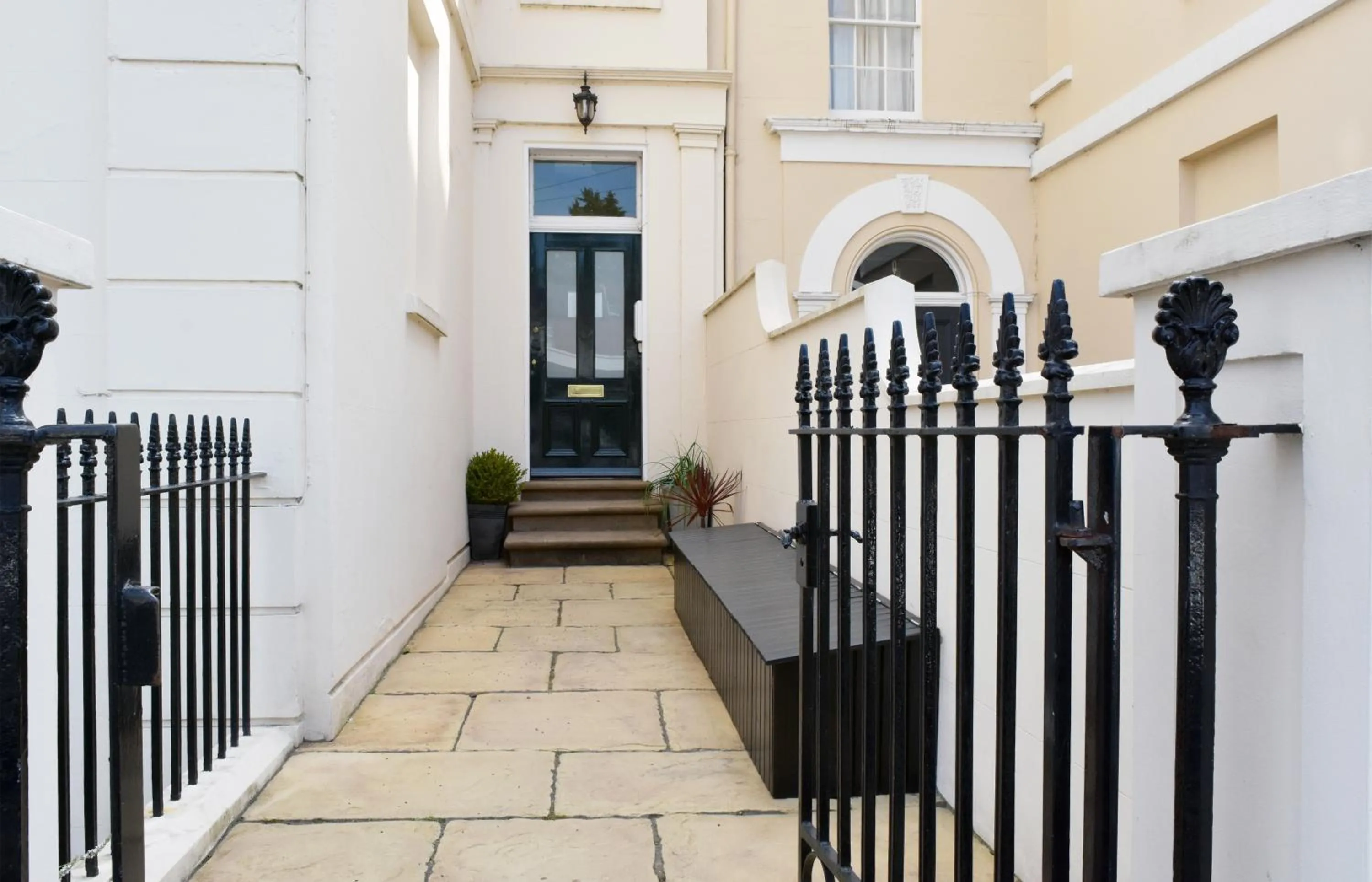 Dale Street Apartments Suite