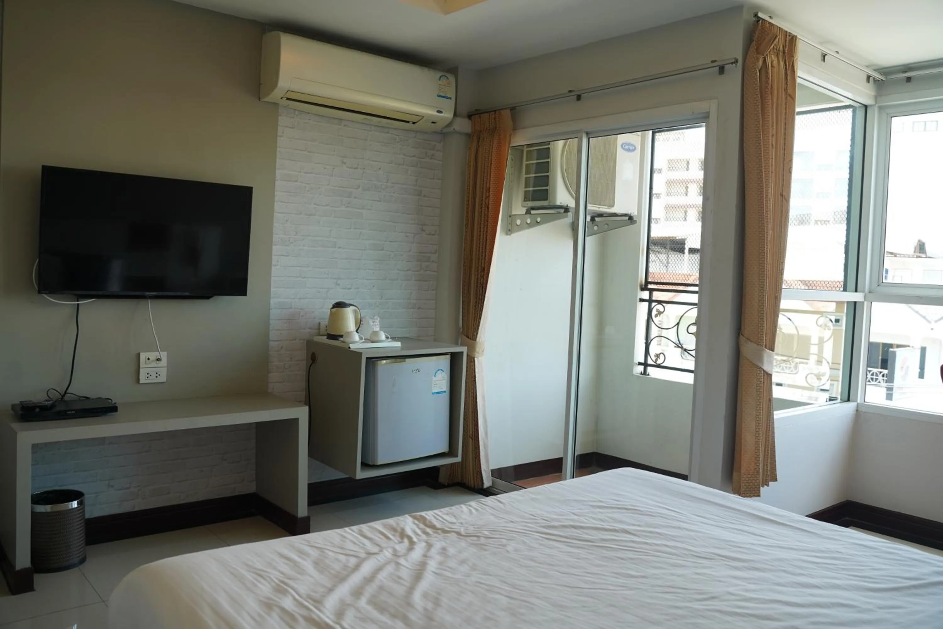 Bedroom, Bed in V Style Pattaya North Beach