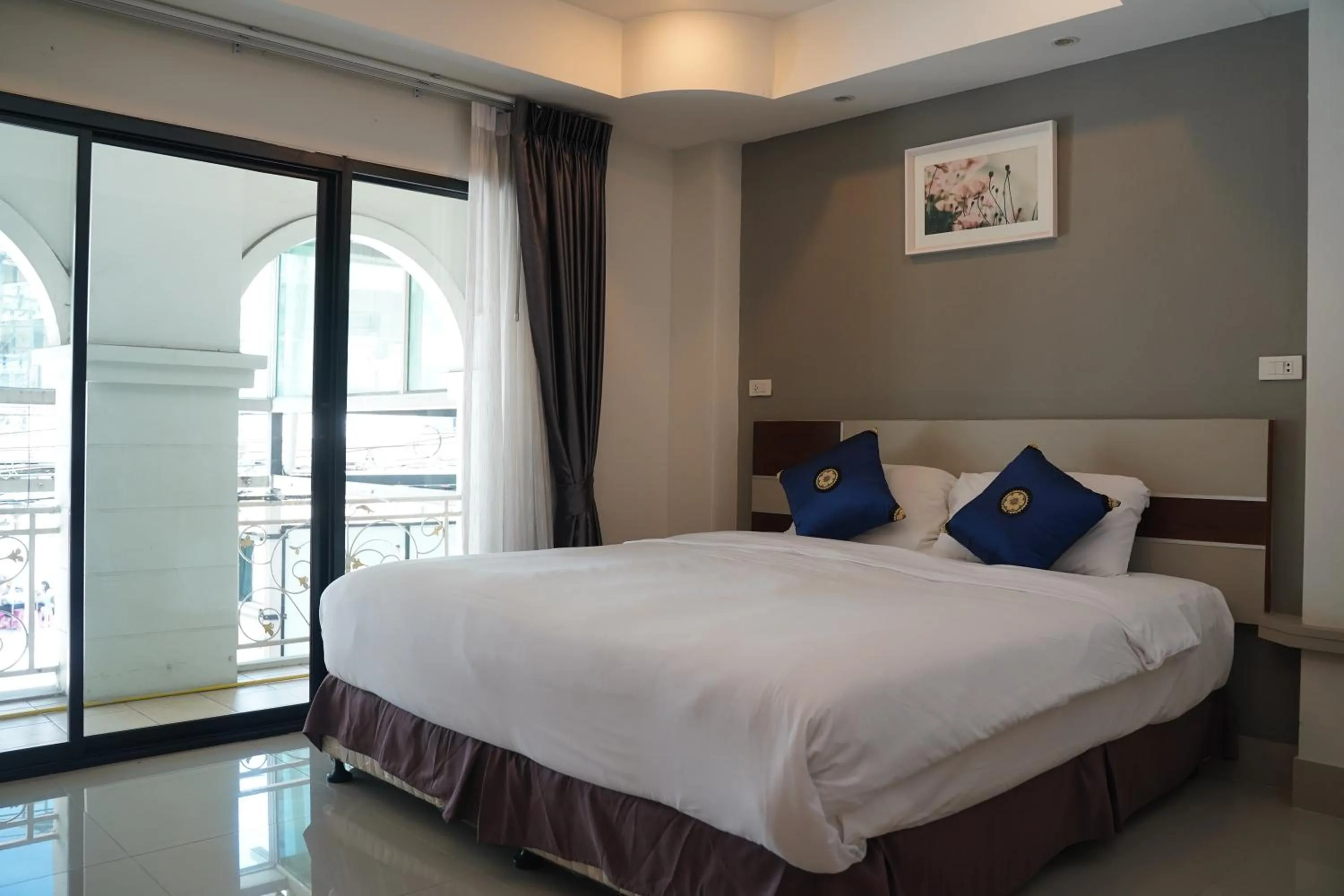 Bed in V Style Pattaya North Beach