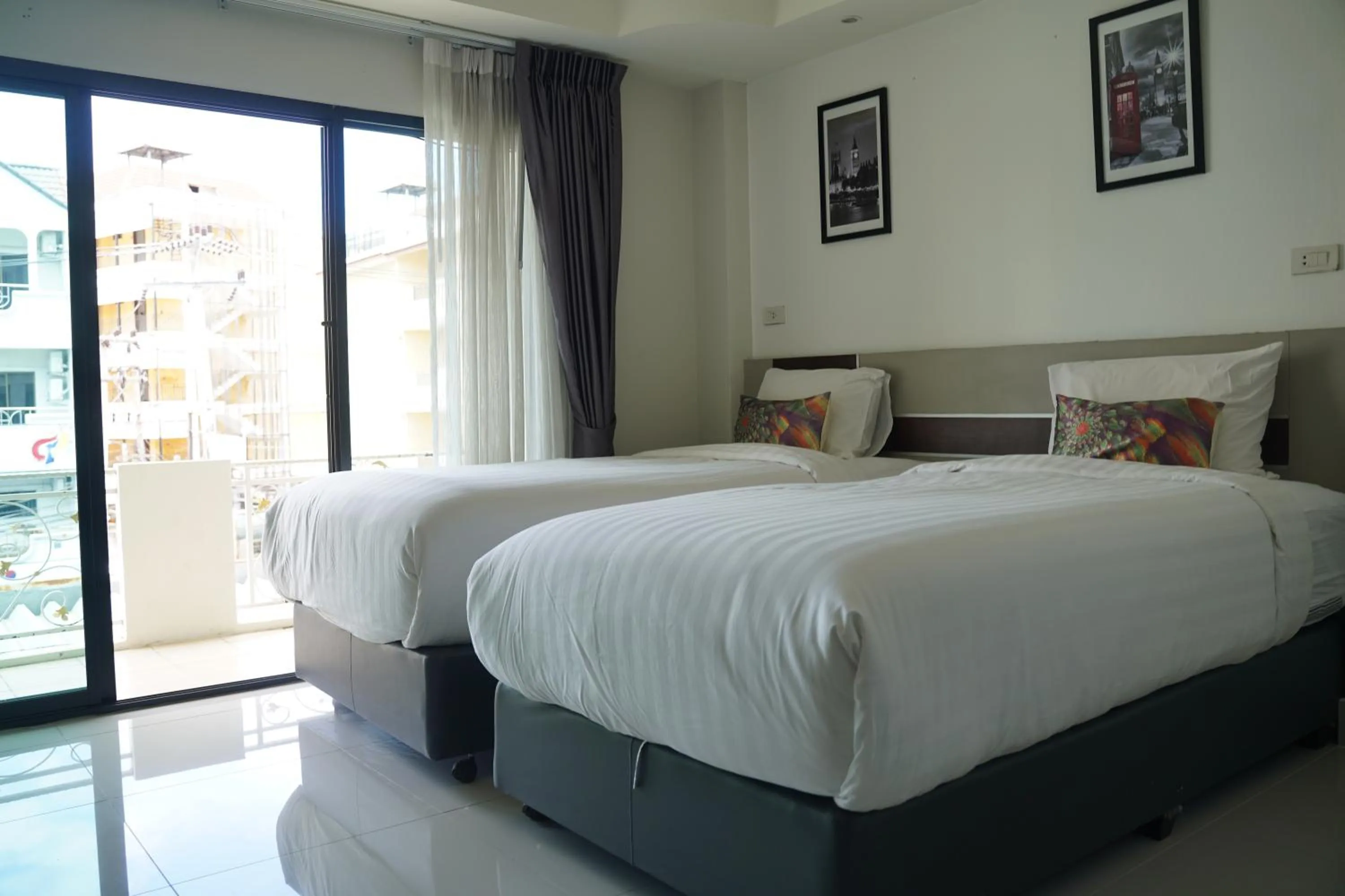 Bed in V Style Pattaya North Beach