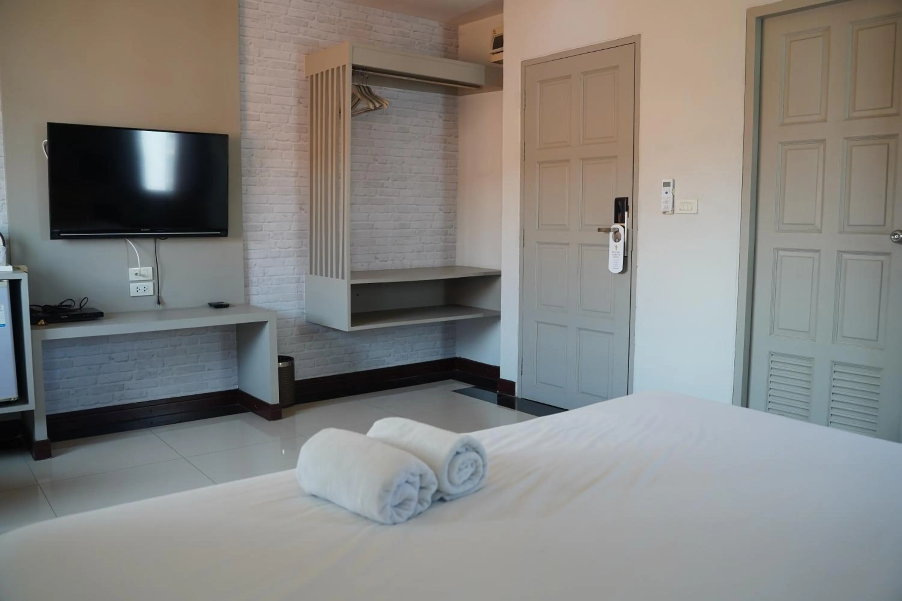 TV and multimedia, Bed in V Style Pattaya North Beach