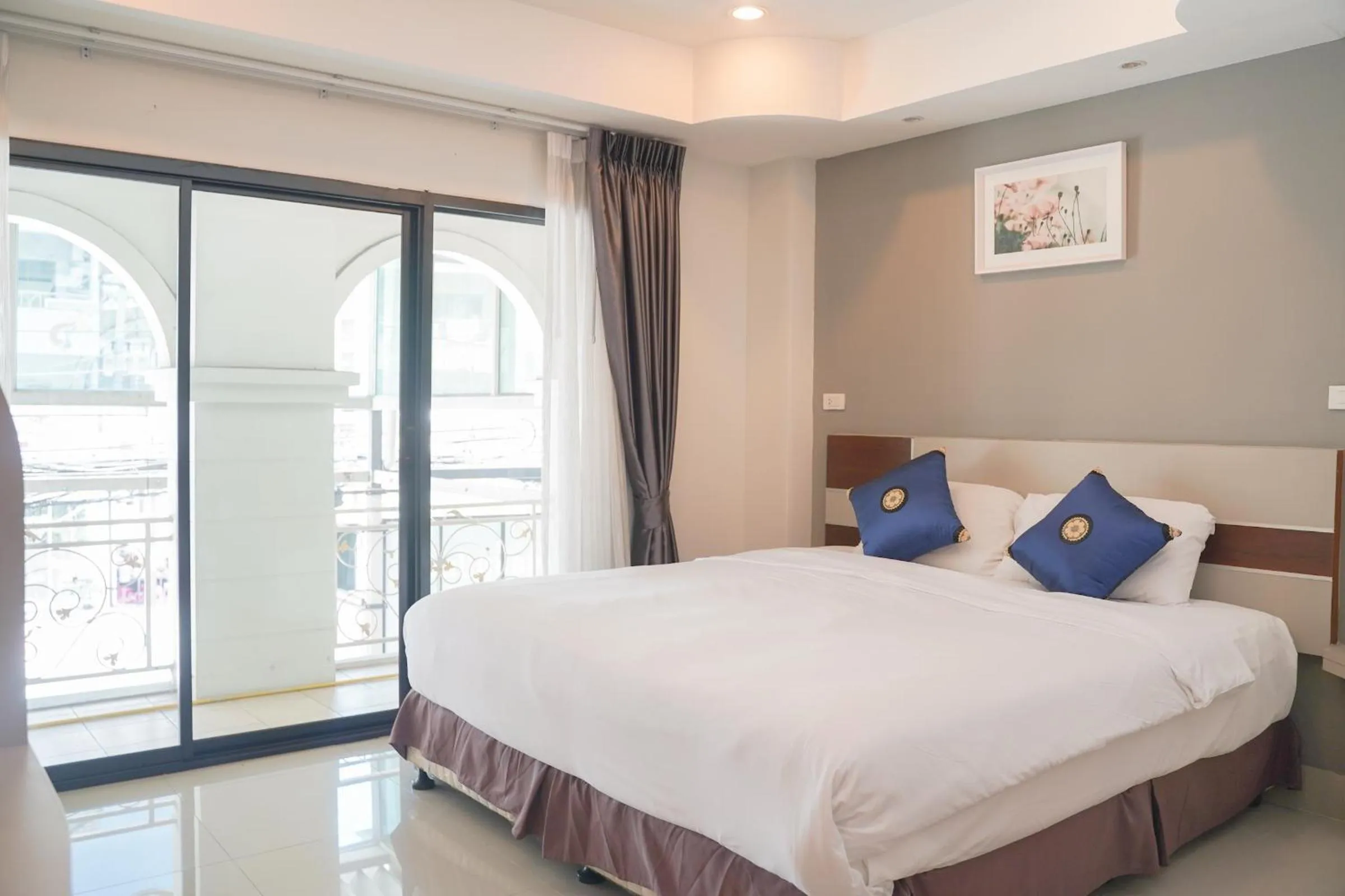 Bedroom, Bed in V Style Pattaya North Beach