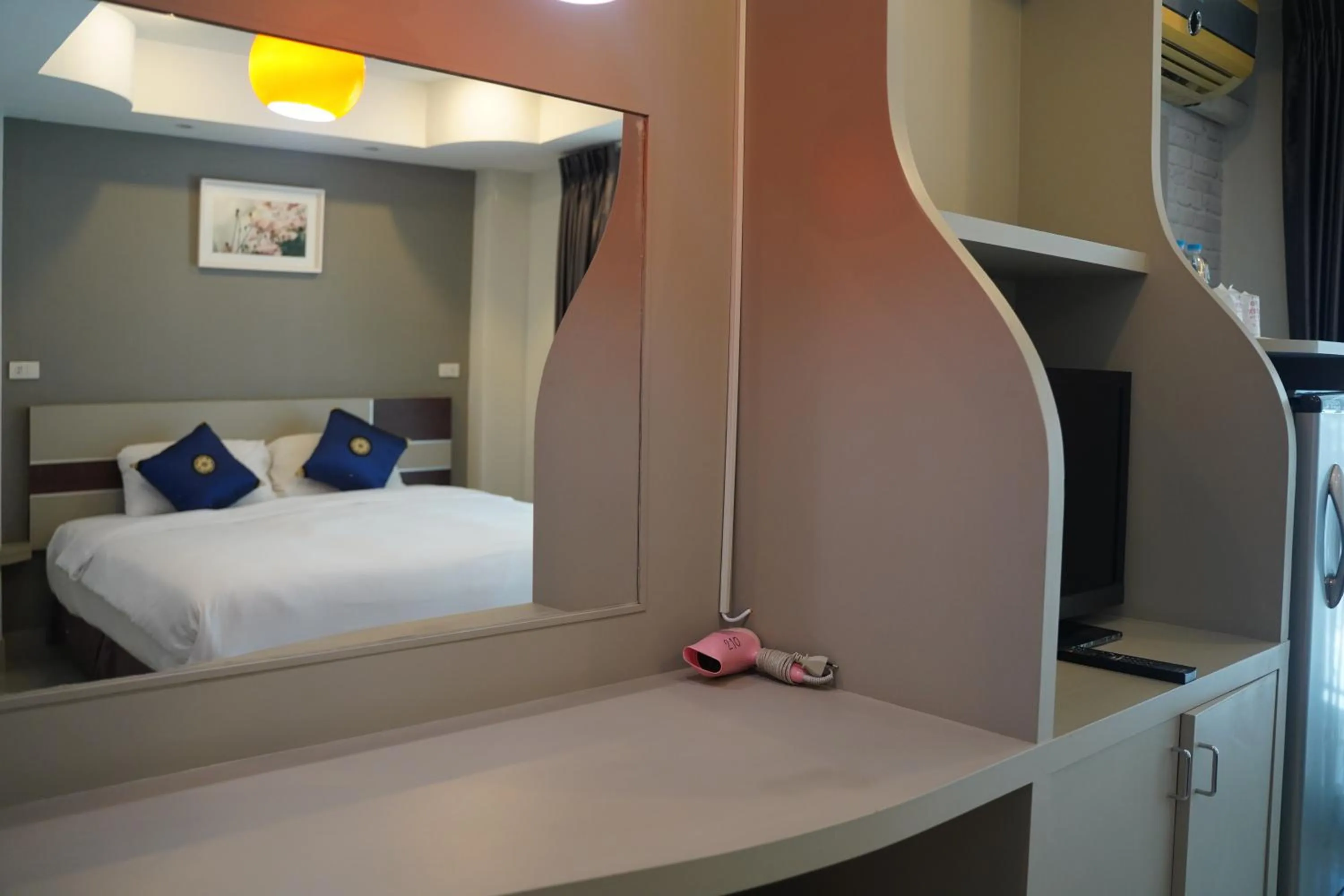 Bedroom, Bed in V Style Pattaya North Beach