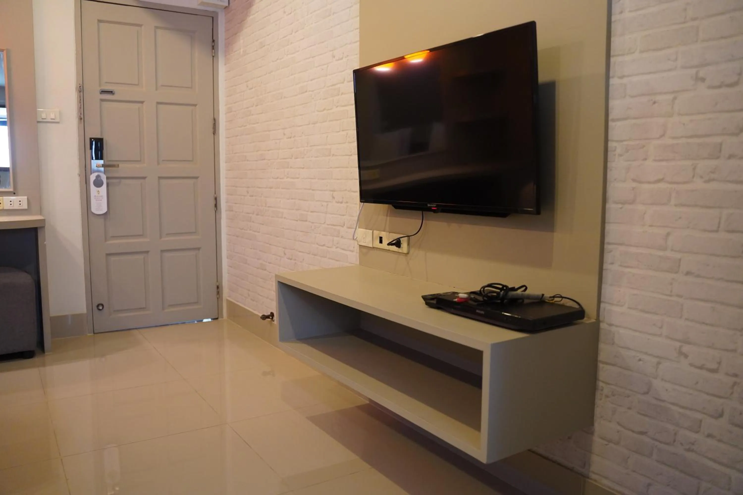 TV and multimedia in V Style Pattaya North Beach