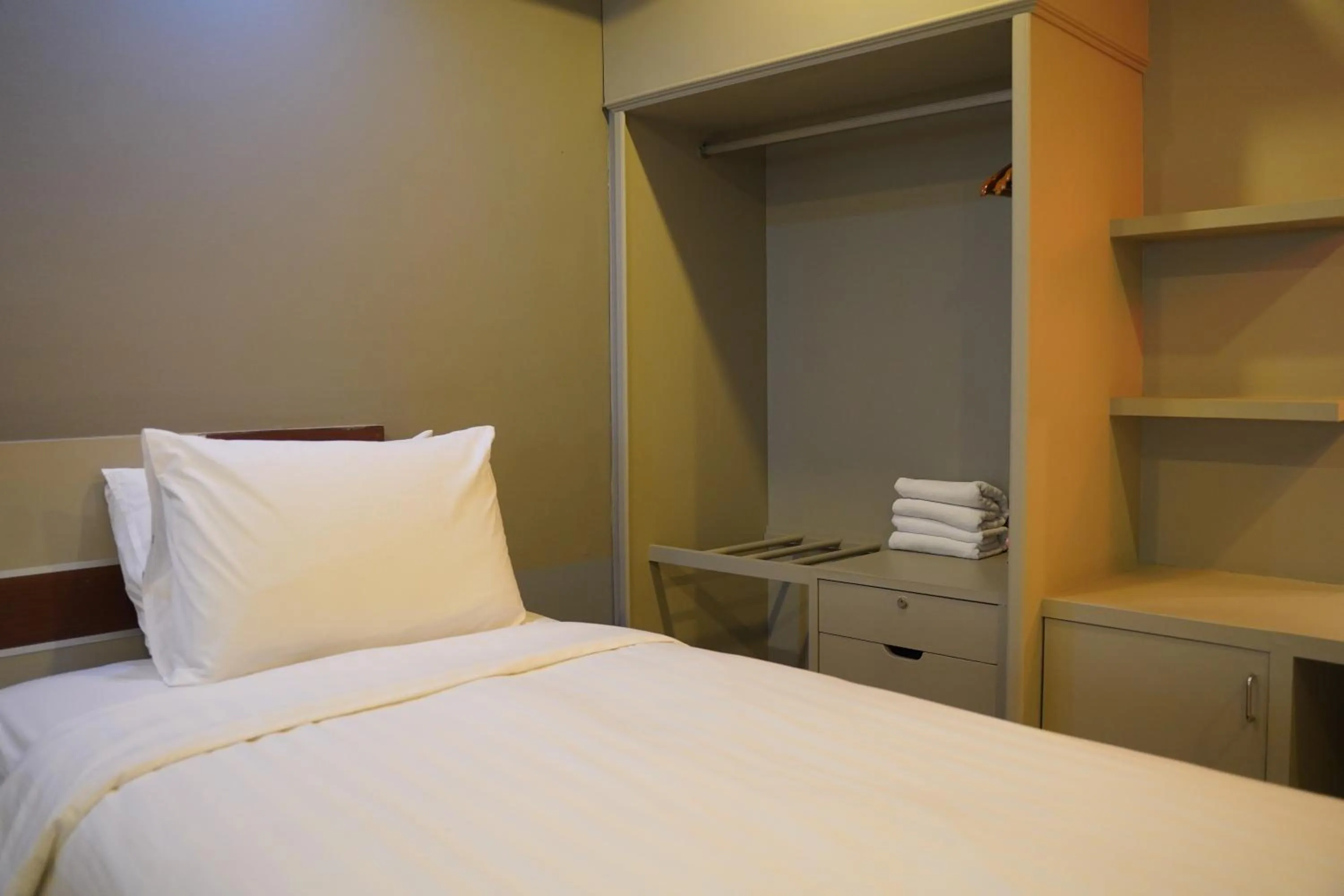 Bedroom, Bed in V Style Pattaya North Beach