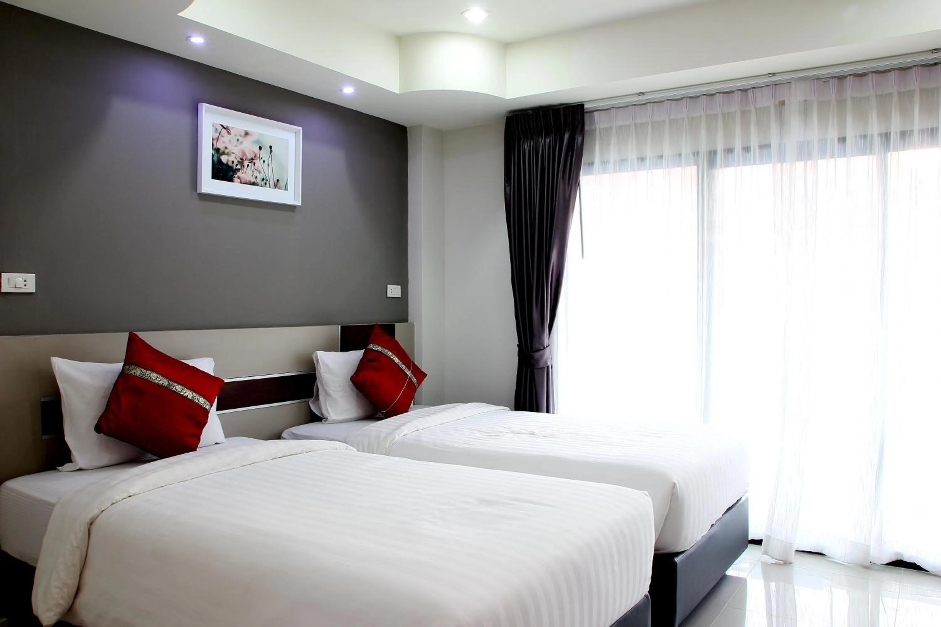 Bed in V Style Pattaya North Beach