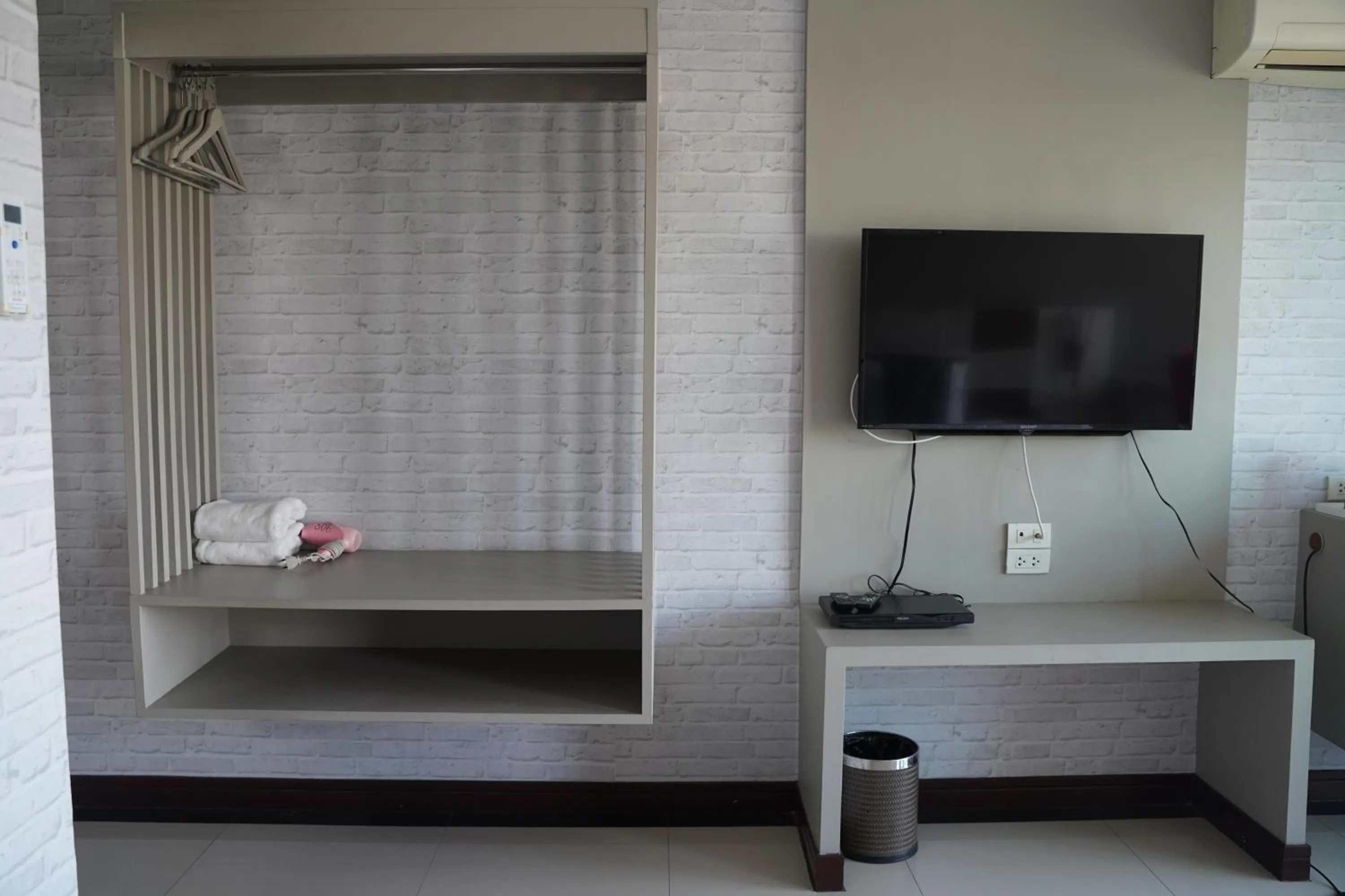 TV and multimedia in V Style Pattaya North Beach