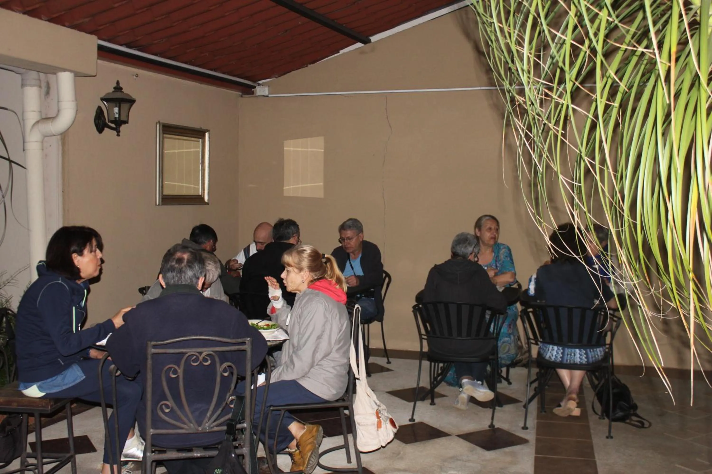 Restaurant/places to eat in Hotel Santa Maria Inn