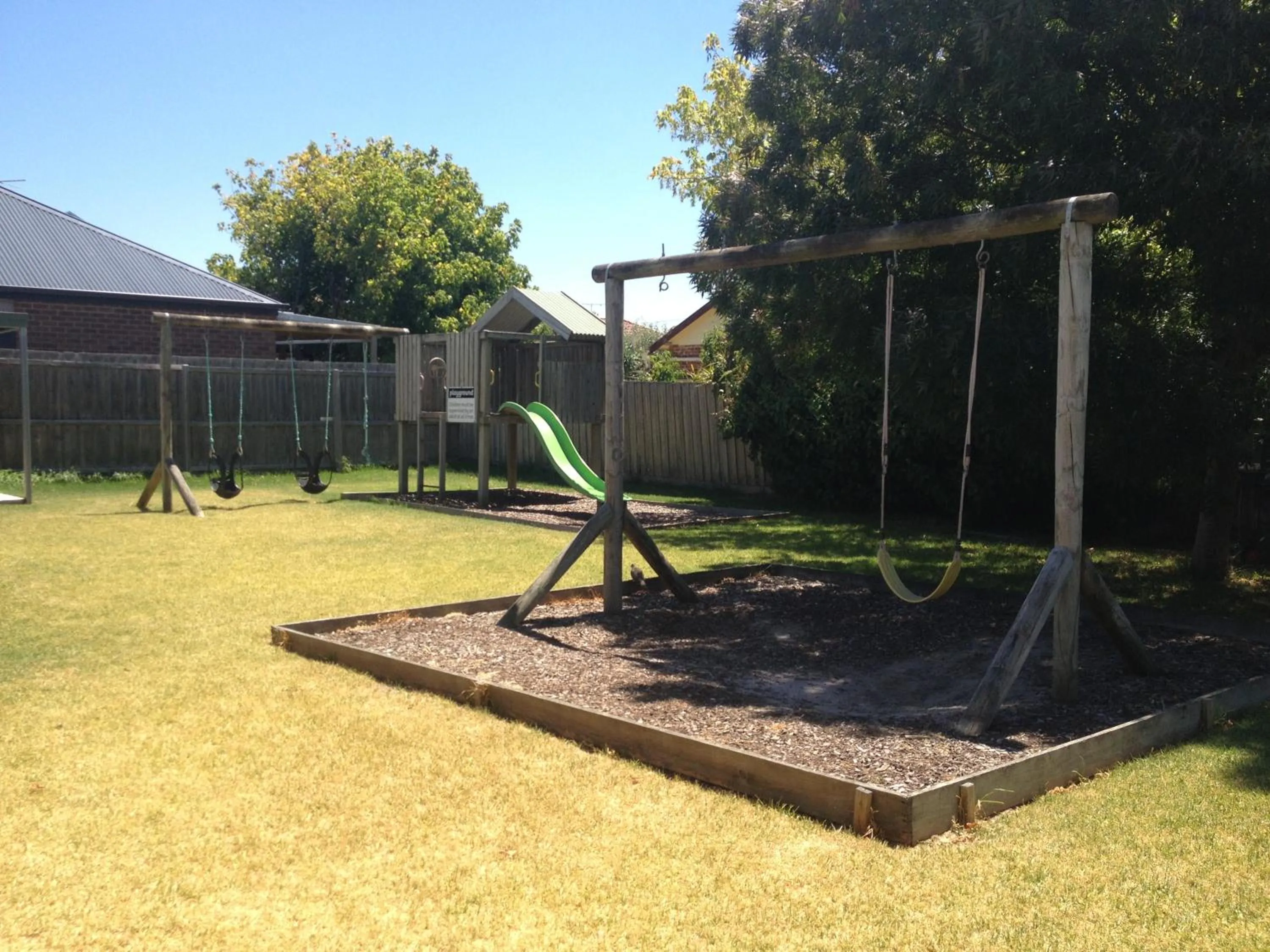 Children play ground in Rose Garden Motel