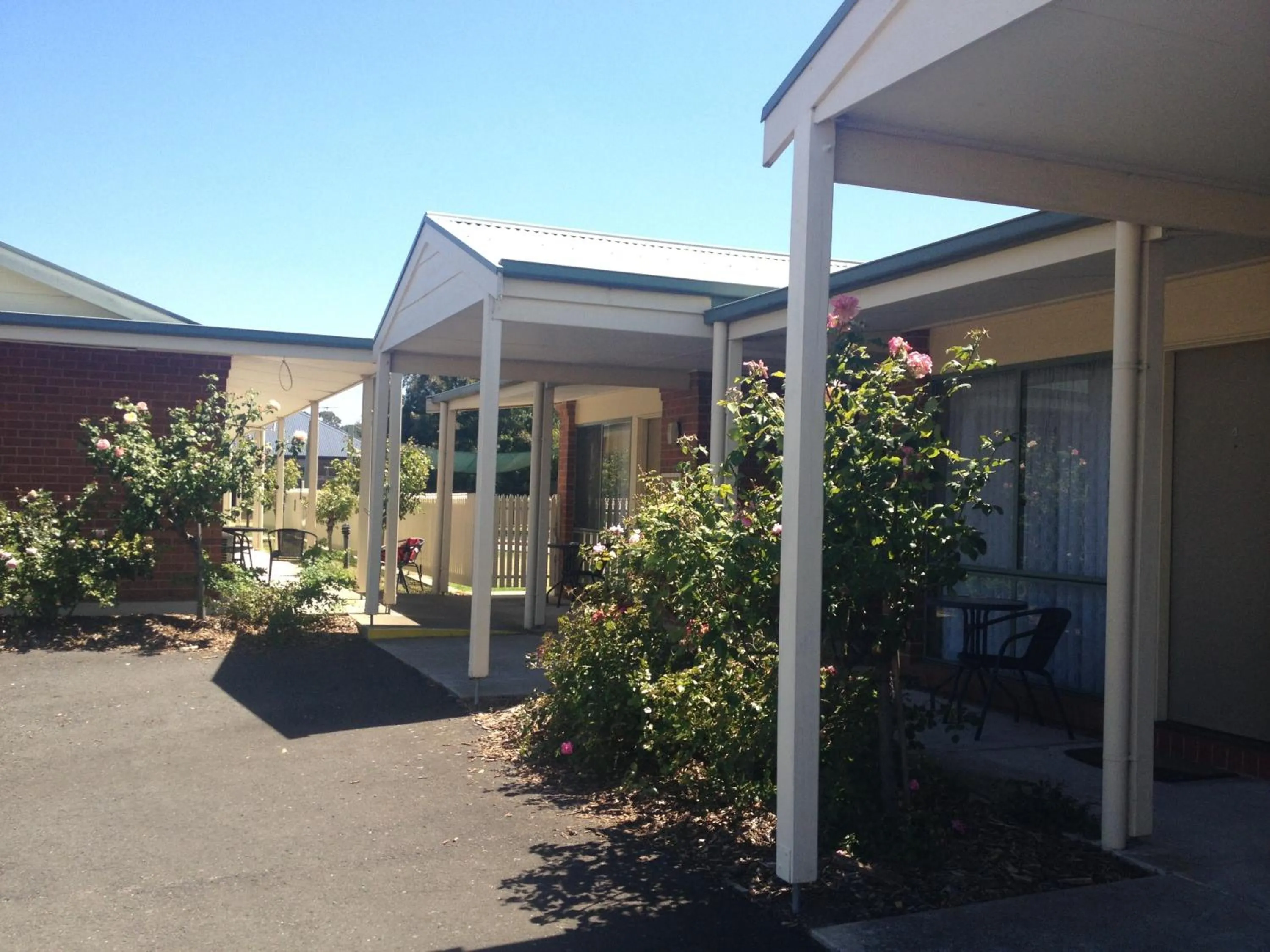 Property building in Rose Garden Motel
