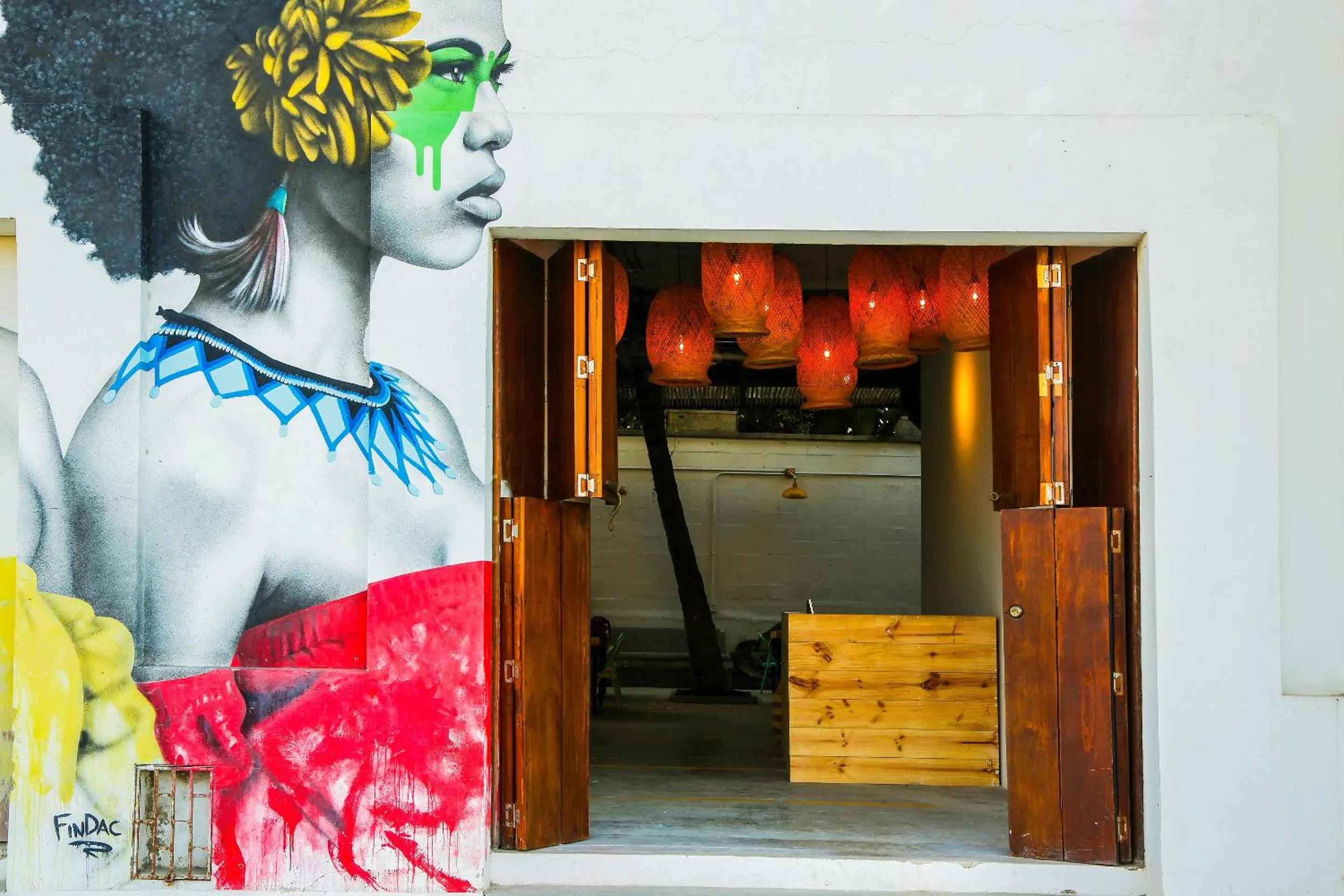 Facade/entrance in Santuario Getsemani Hostel