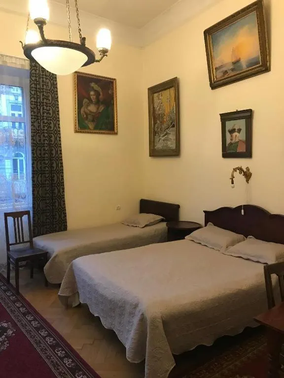 Gutsa Artists Mini-Hotel