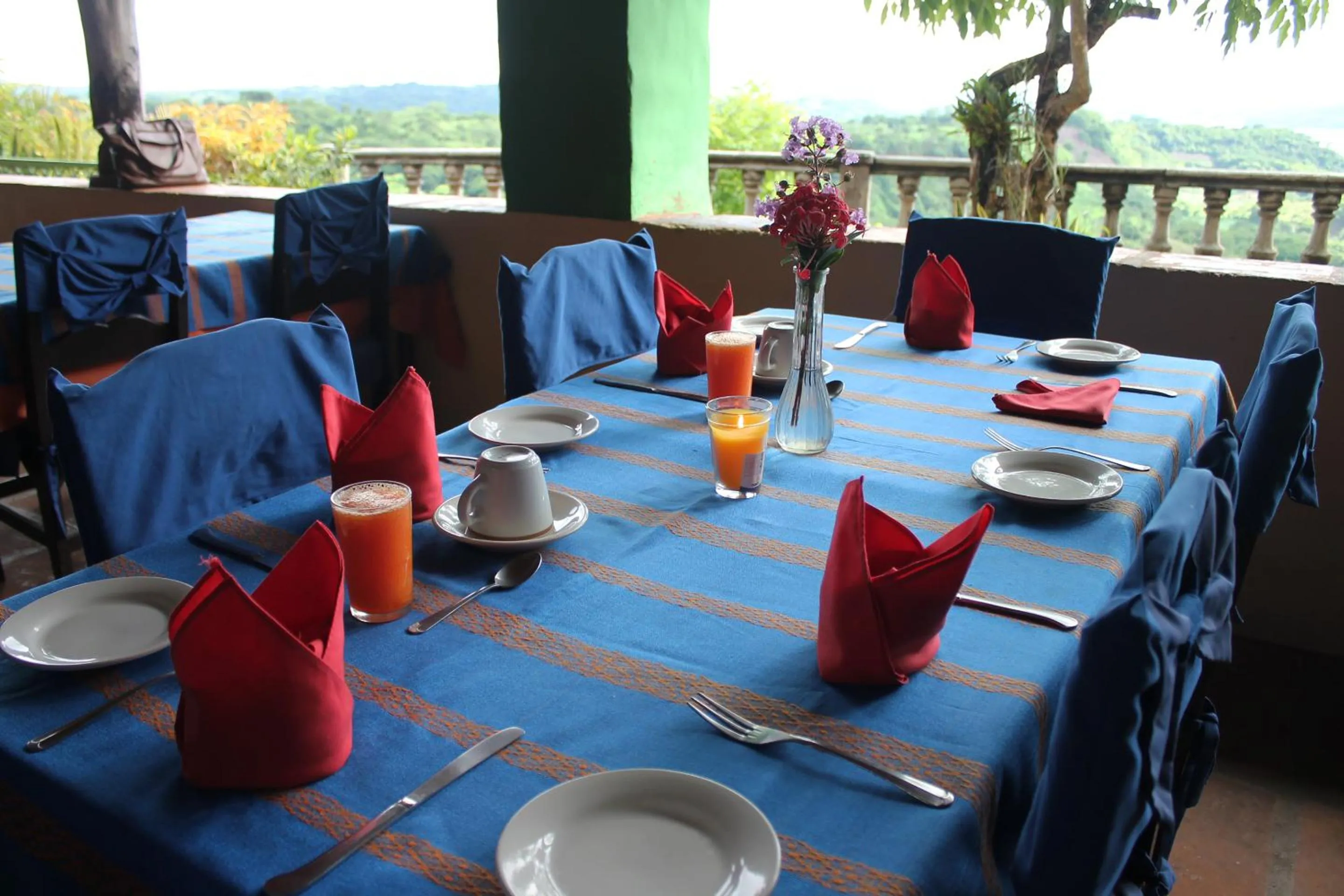 Restaurant/places to eat in La Posada de Suchitlan