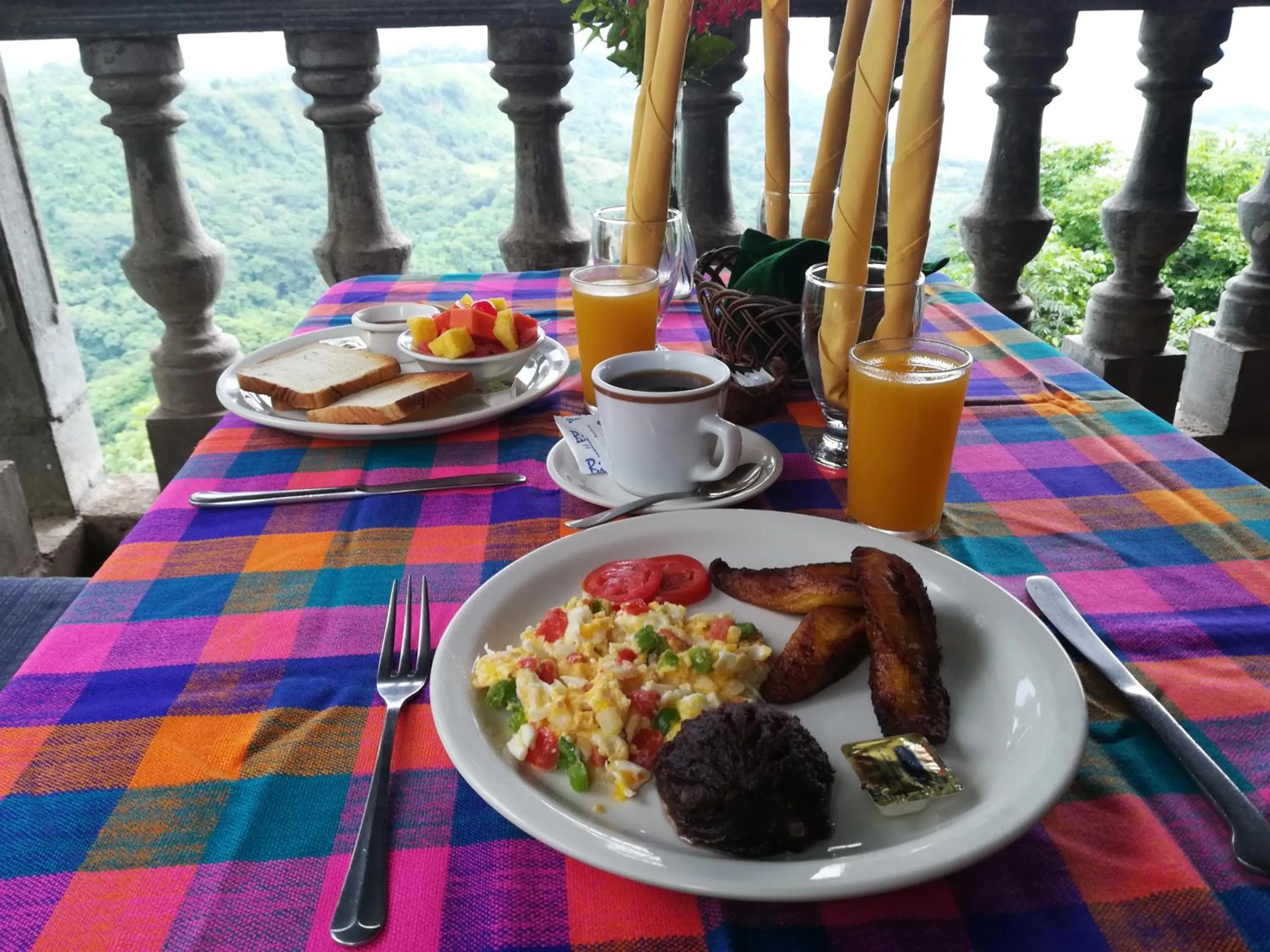 Breakfast in La Posada de Suchitlan