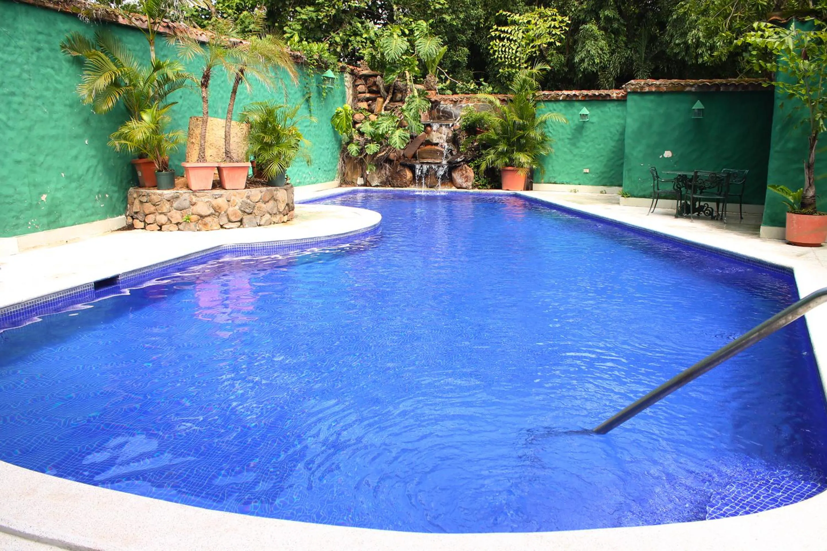 Swimming pool in La Posada de Suchitlan