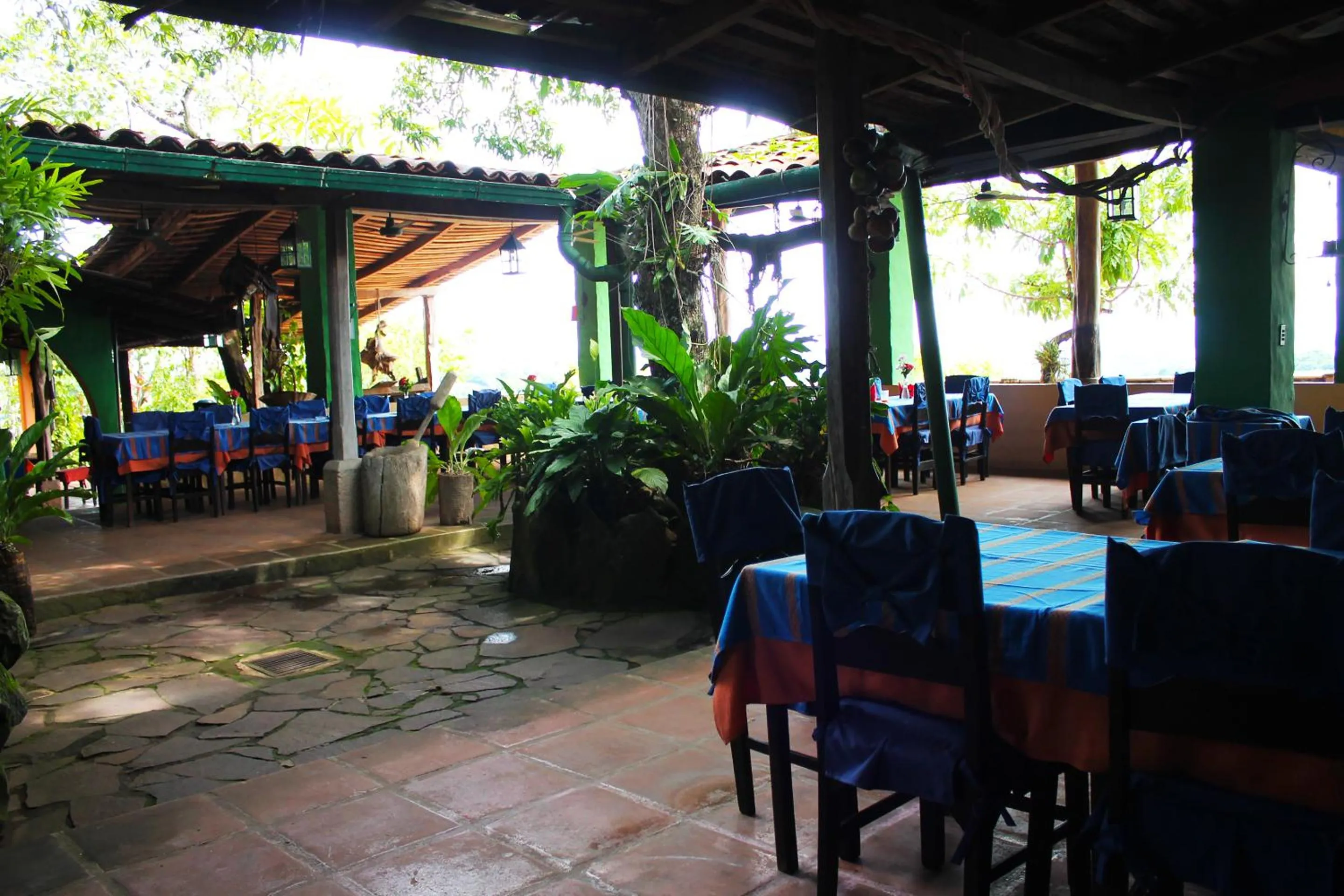 Restaurant/places to eat in La Posada de Suchitlan