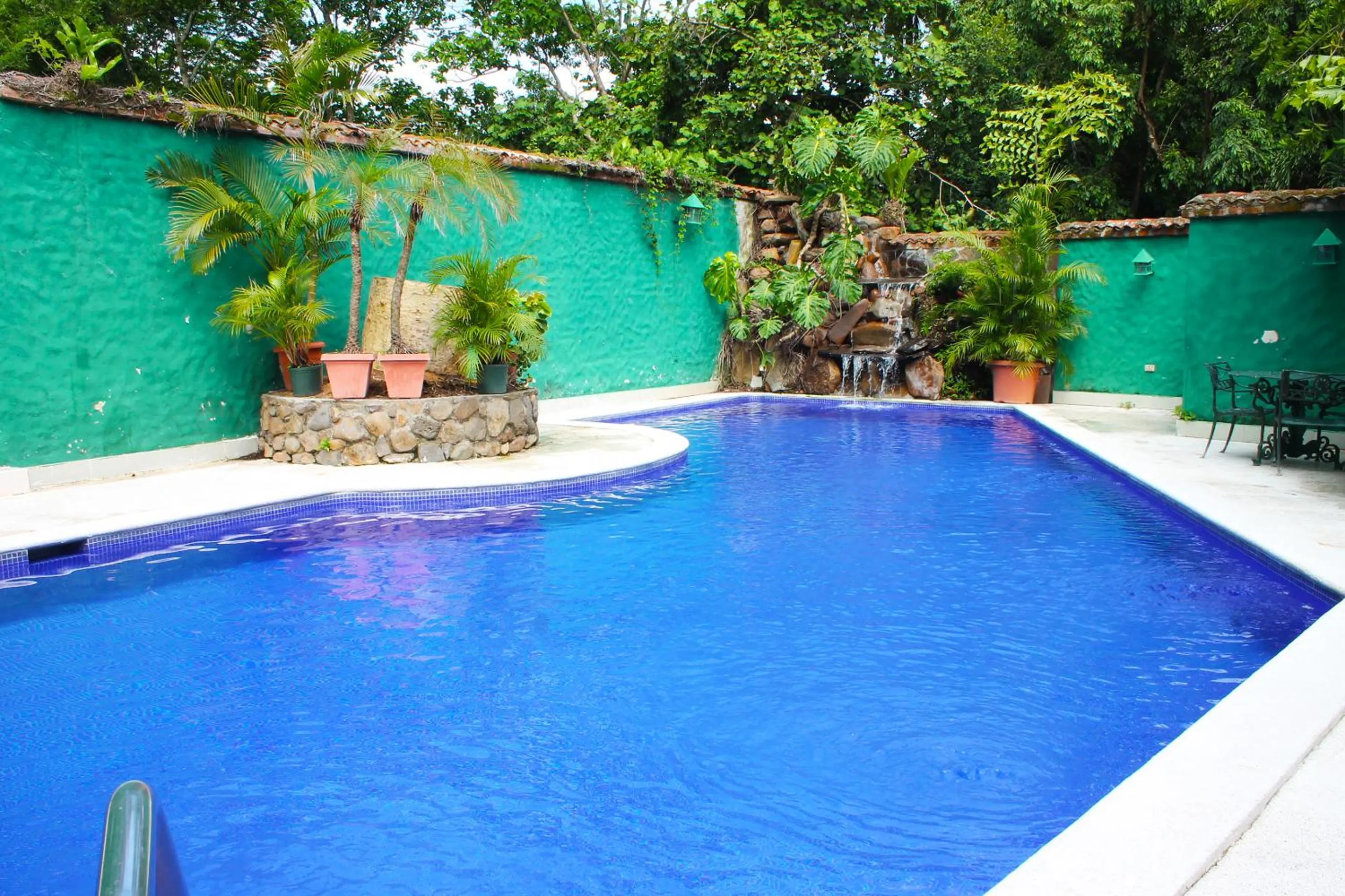 Swimming pool in La Posada de Suchitlan