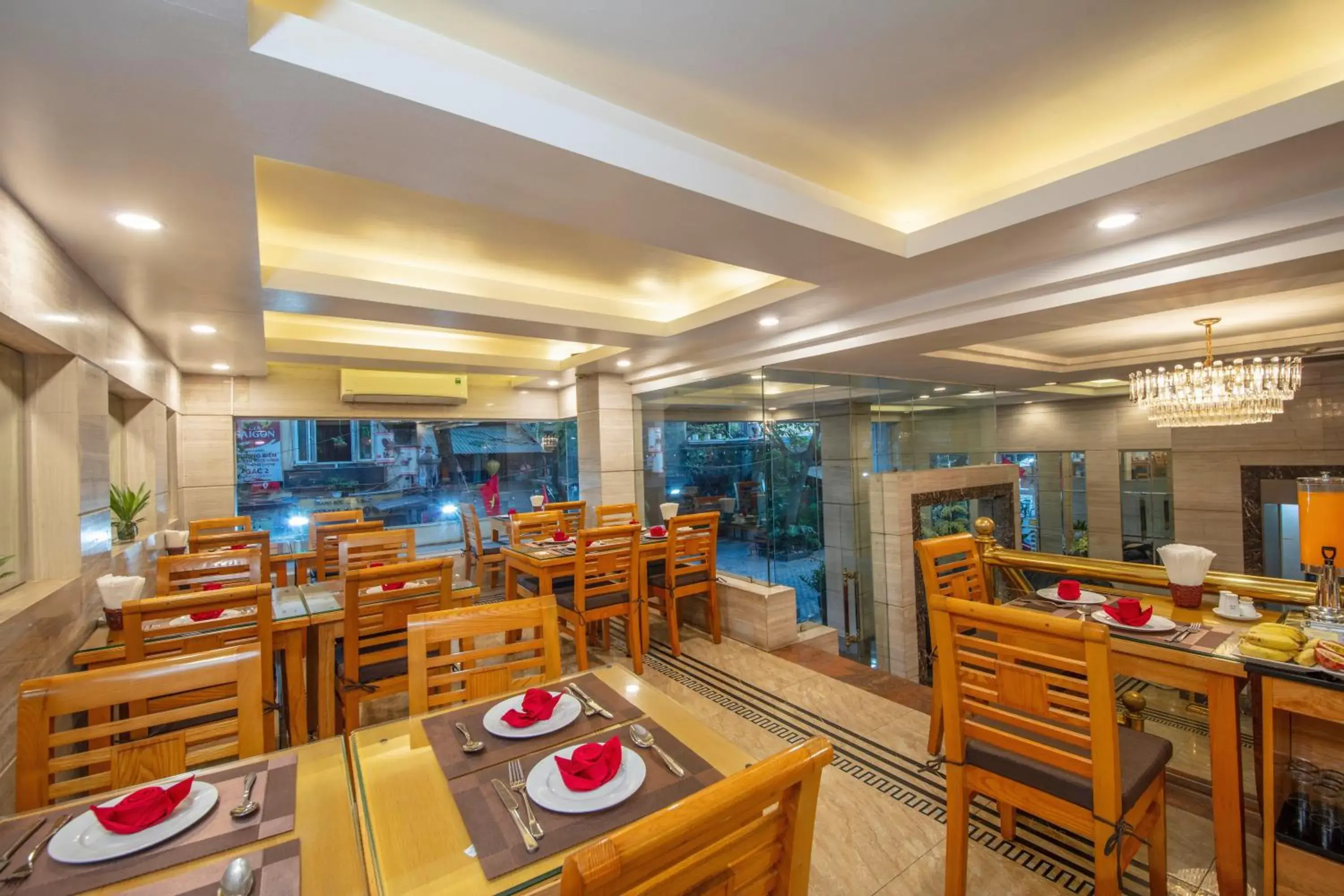 Restaurant/places to eat in Hanoi Sky Hotel Restaurant/places to eat in Hanoi Sky Hotel
