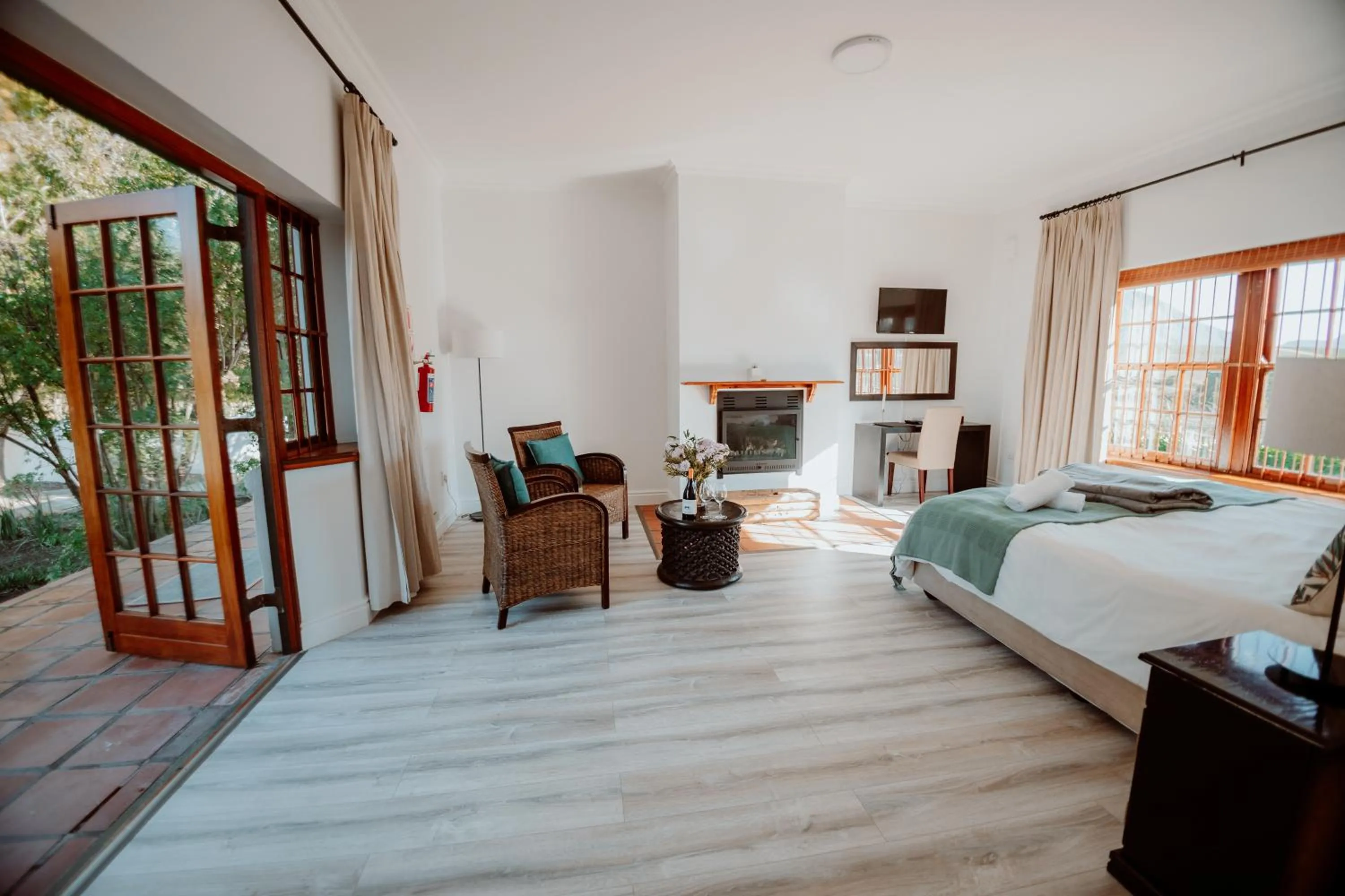 Photo of the whole room, Bed in Manley Wine Estate