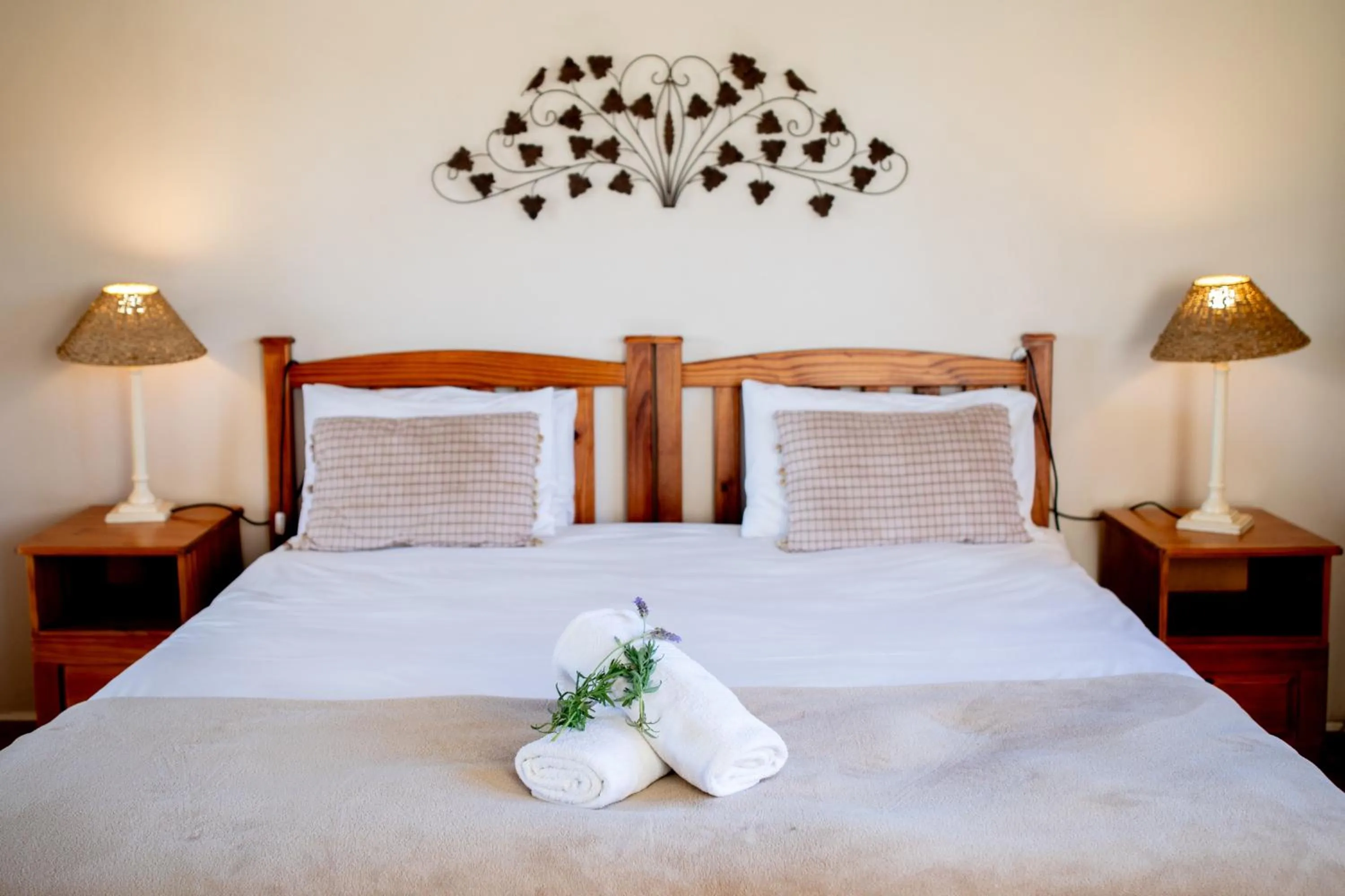 Photo of the whole room, Bed in Manley Wine Estate