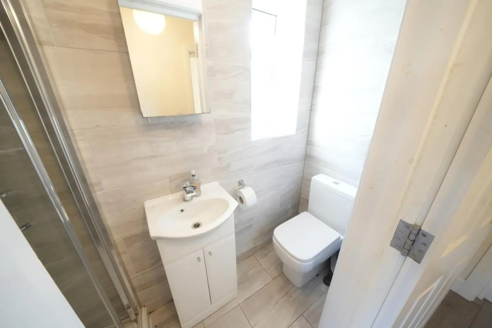 Shower in The Close Airport