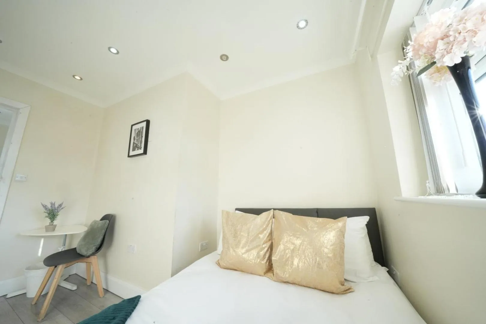 Bed in The Close Airport