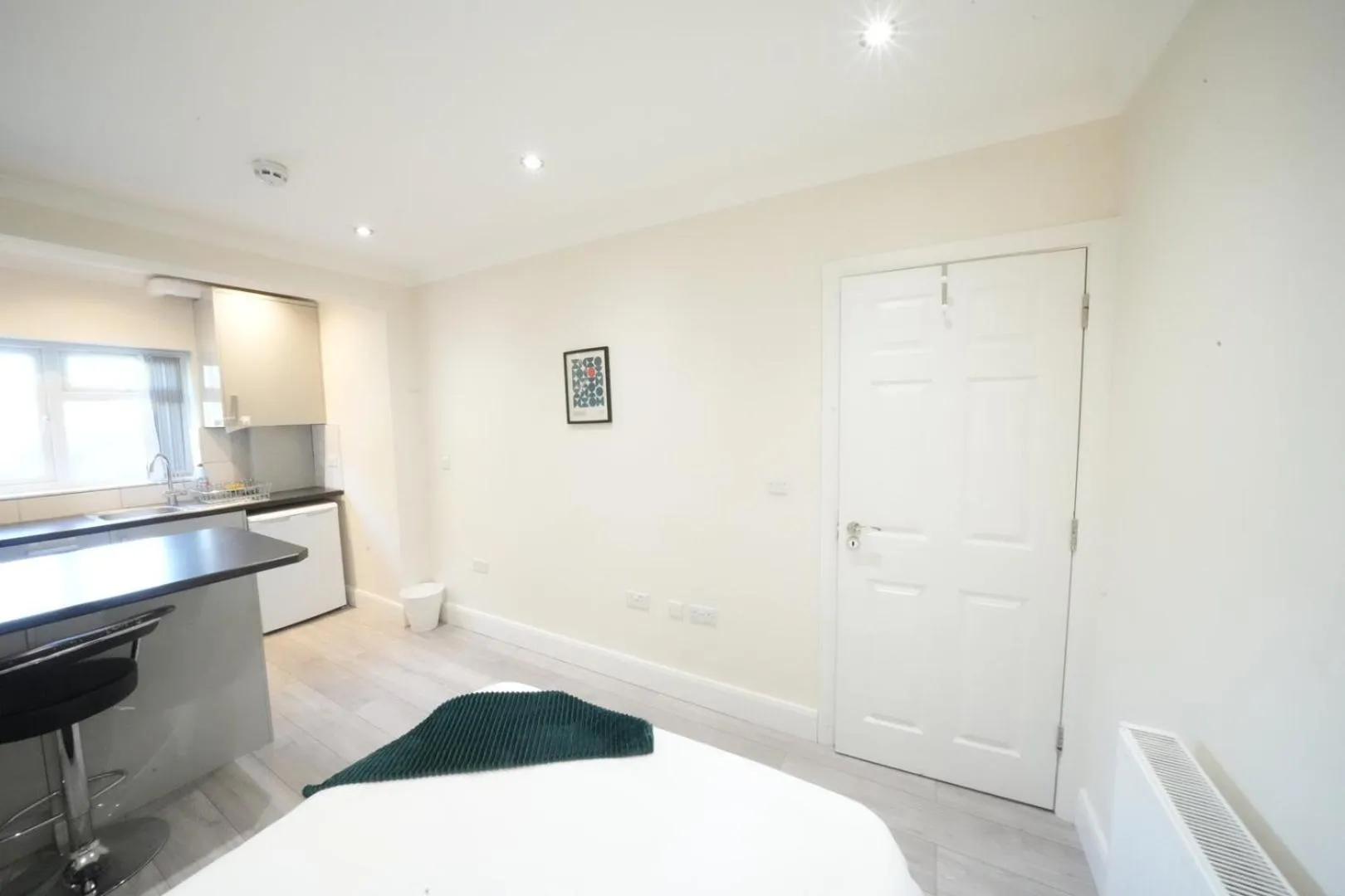 Bed in The Close Airport