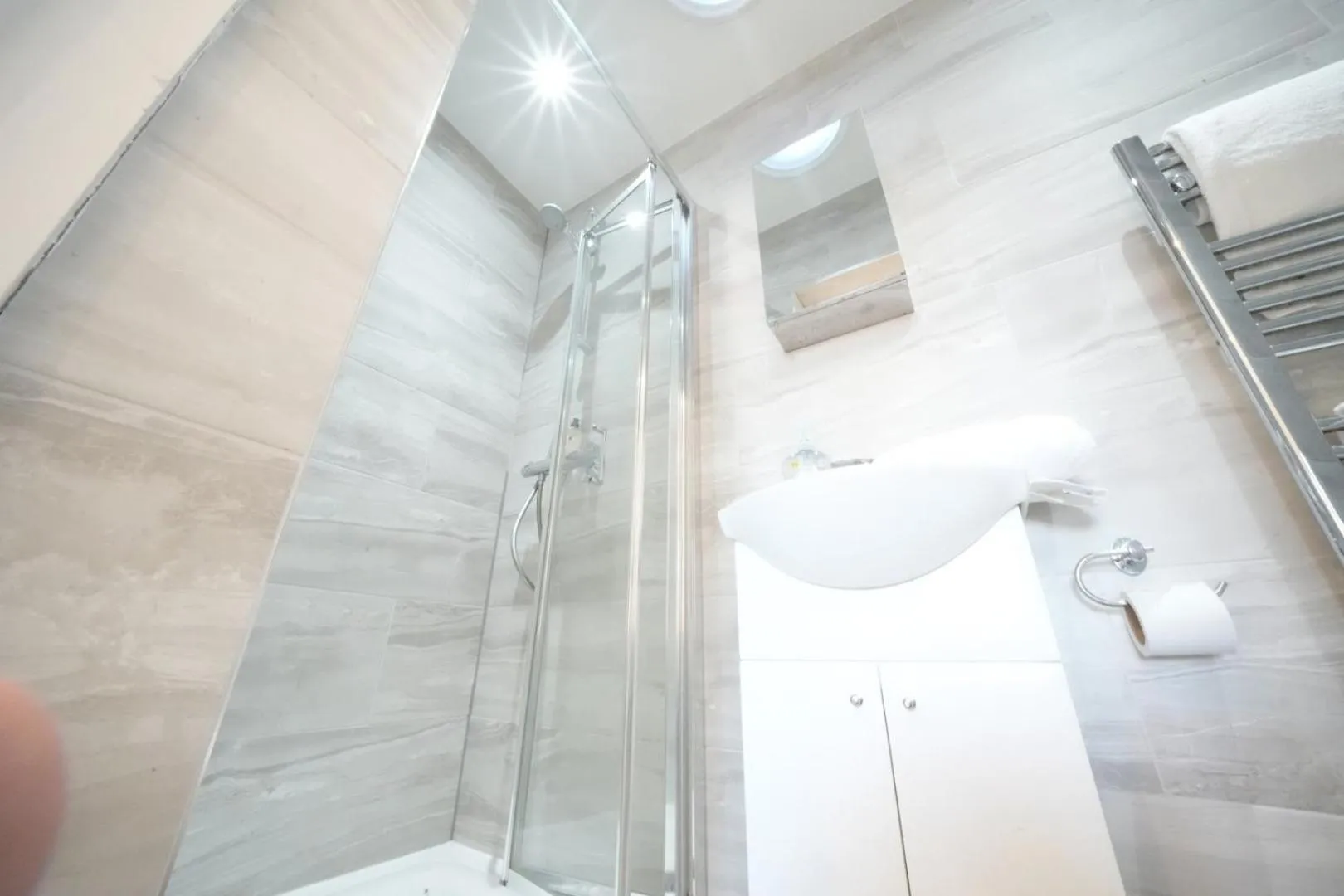 Shower in The Close Airport