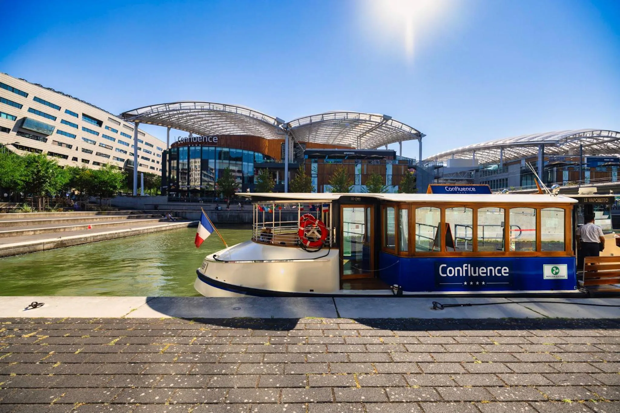 shuttle in Novotel Lyon Centre-Confluence Bord de Saone