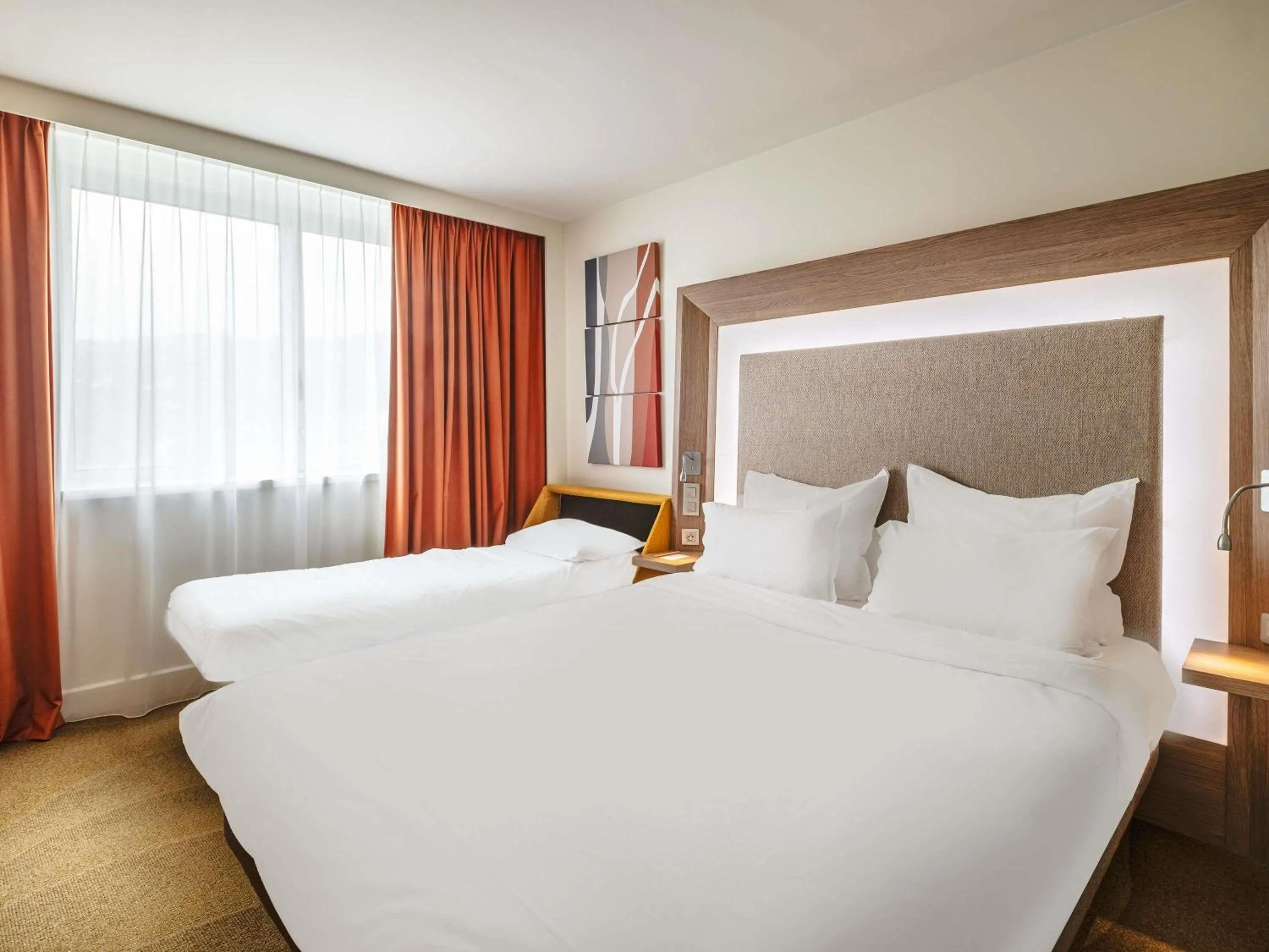 Bedroom, Bed in Novotel Lyon Centre-Confluence Bord de Saone