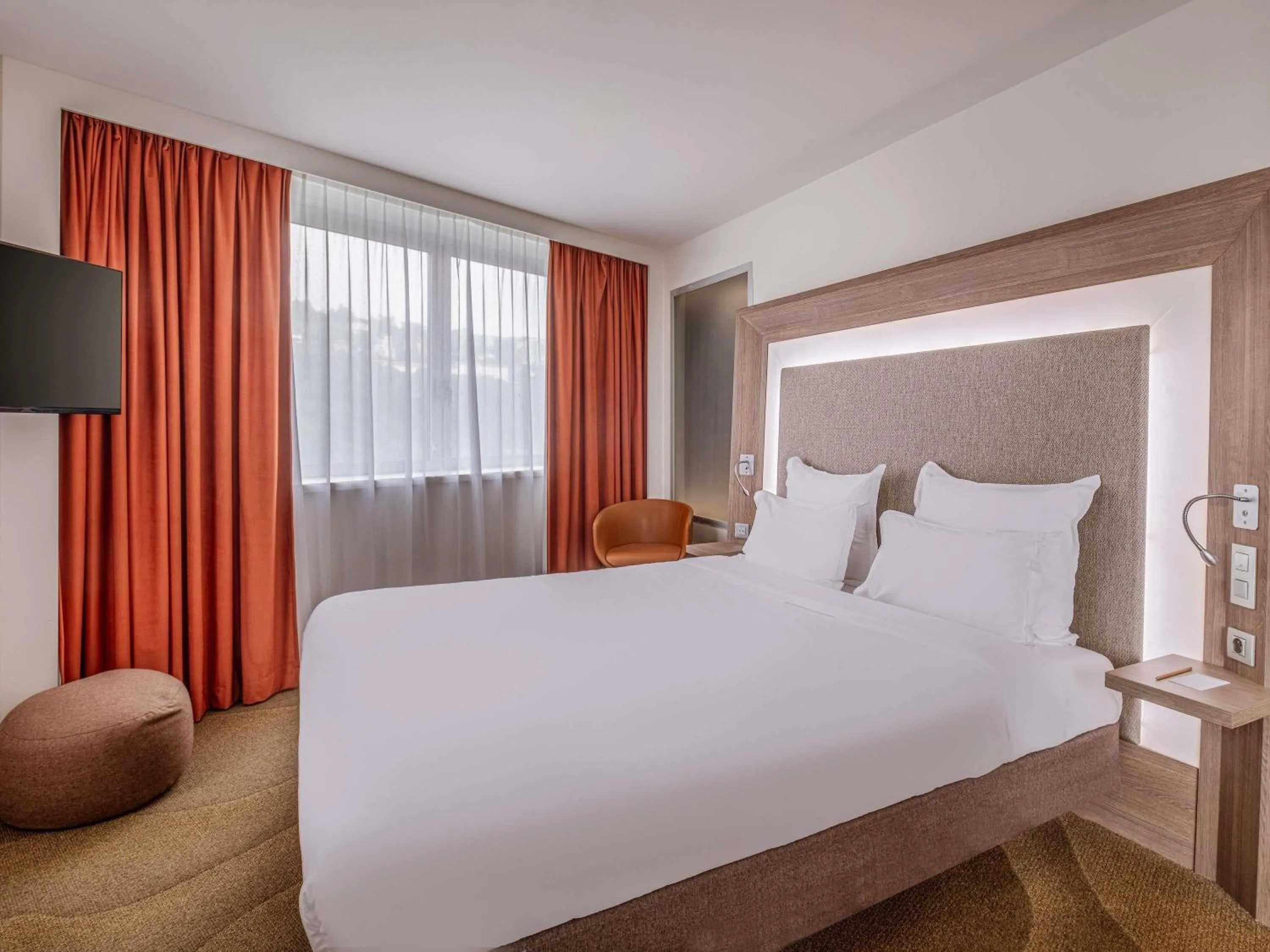 Bedroom, Bed in Novotel Lyon Centre-Confluence Bord de Saone