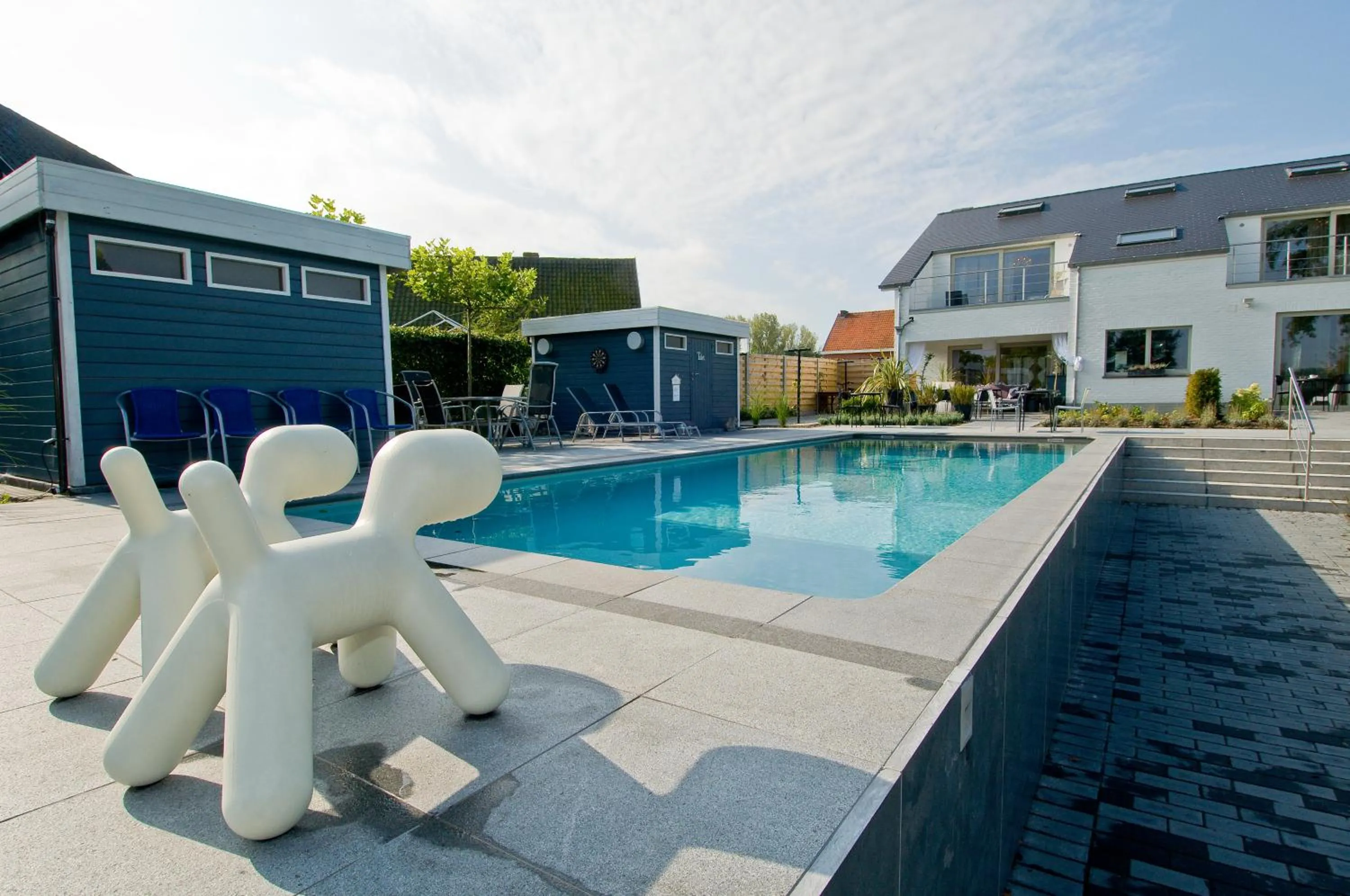 Property building in Guesthouse De Witte Merel Deluxe